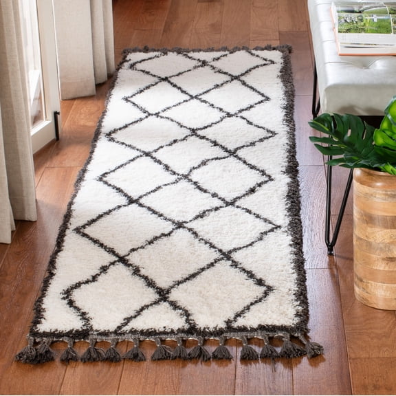 SAFAVIEH Carmella Arbor Aztec Polyester Shag Runner Rug, Cream/Gray, 2'2" x 8'
