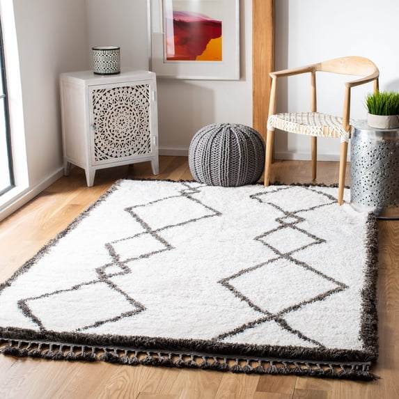 SAFAVIEH Carmella Chase Aztec Polyester Shag Area Rug, Cream/Gray, 6'7" x 6'7" Square