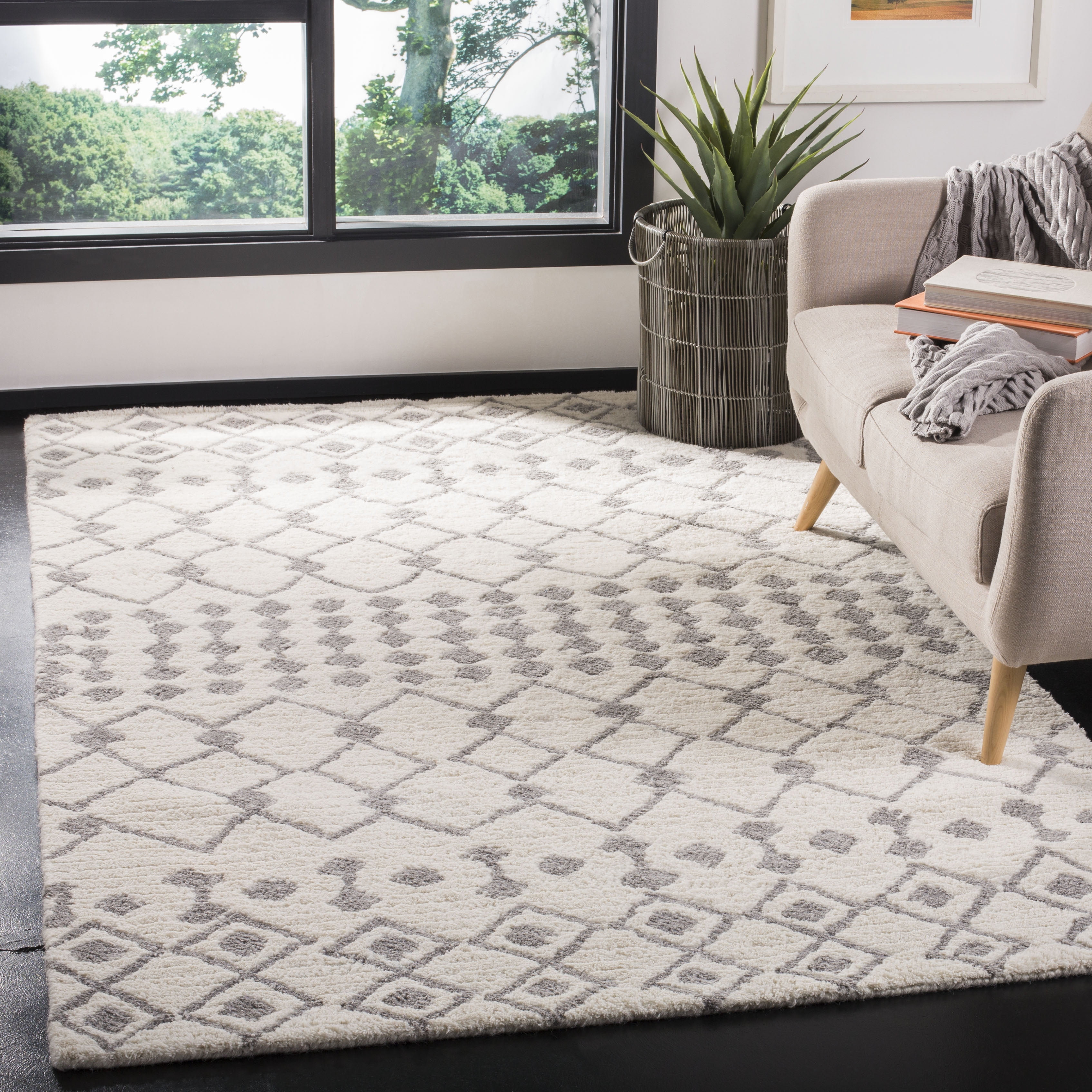Handmade Ivory & Beige Wool Shag Area Rug 8' x 10'