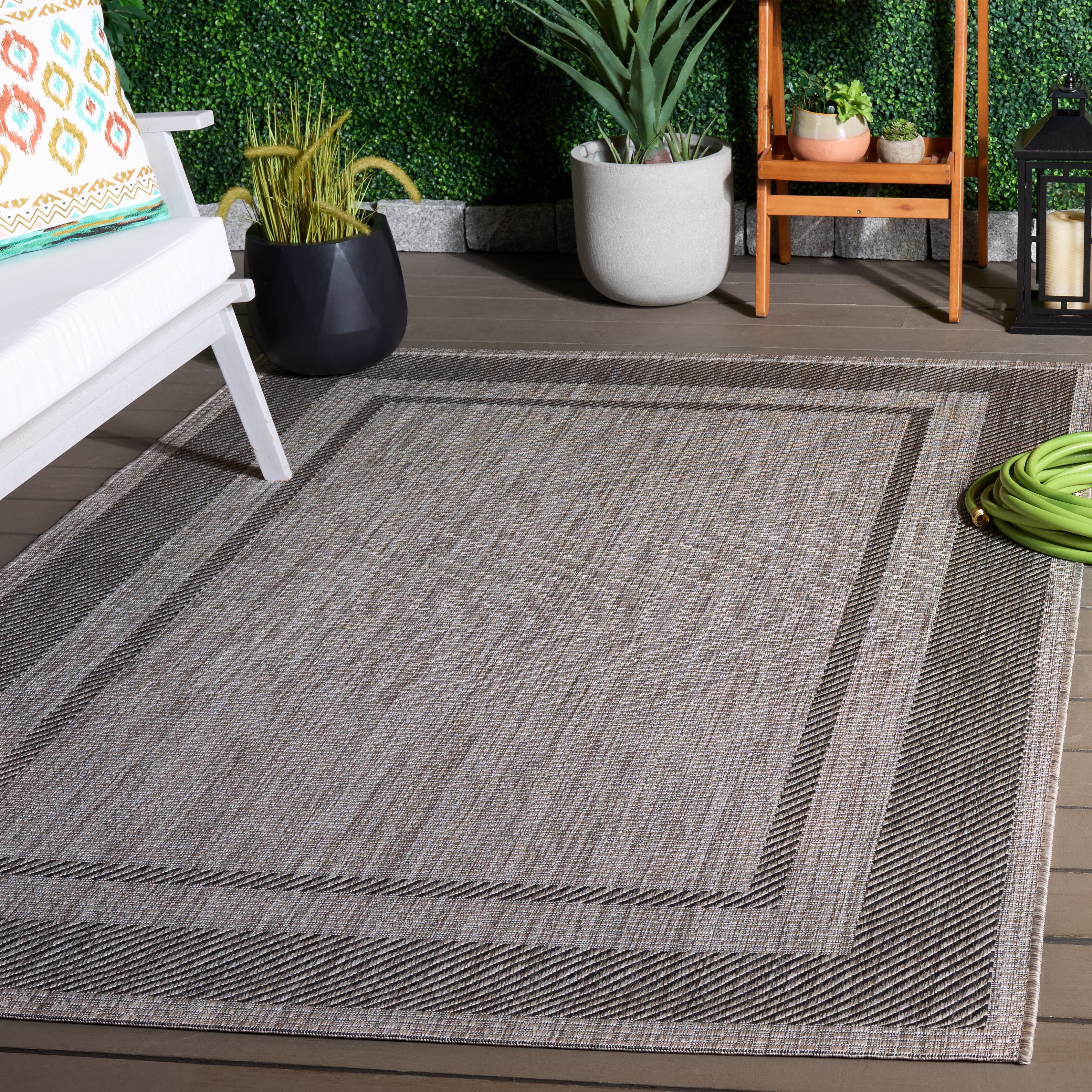 Safavieh Courtyard Agnes Bordered Indoor/Outdoor Area Rug, Beige/Black, 4' x 4' Square