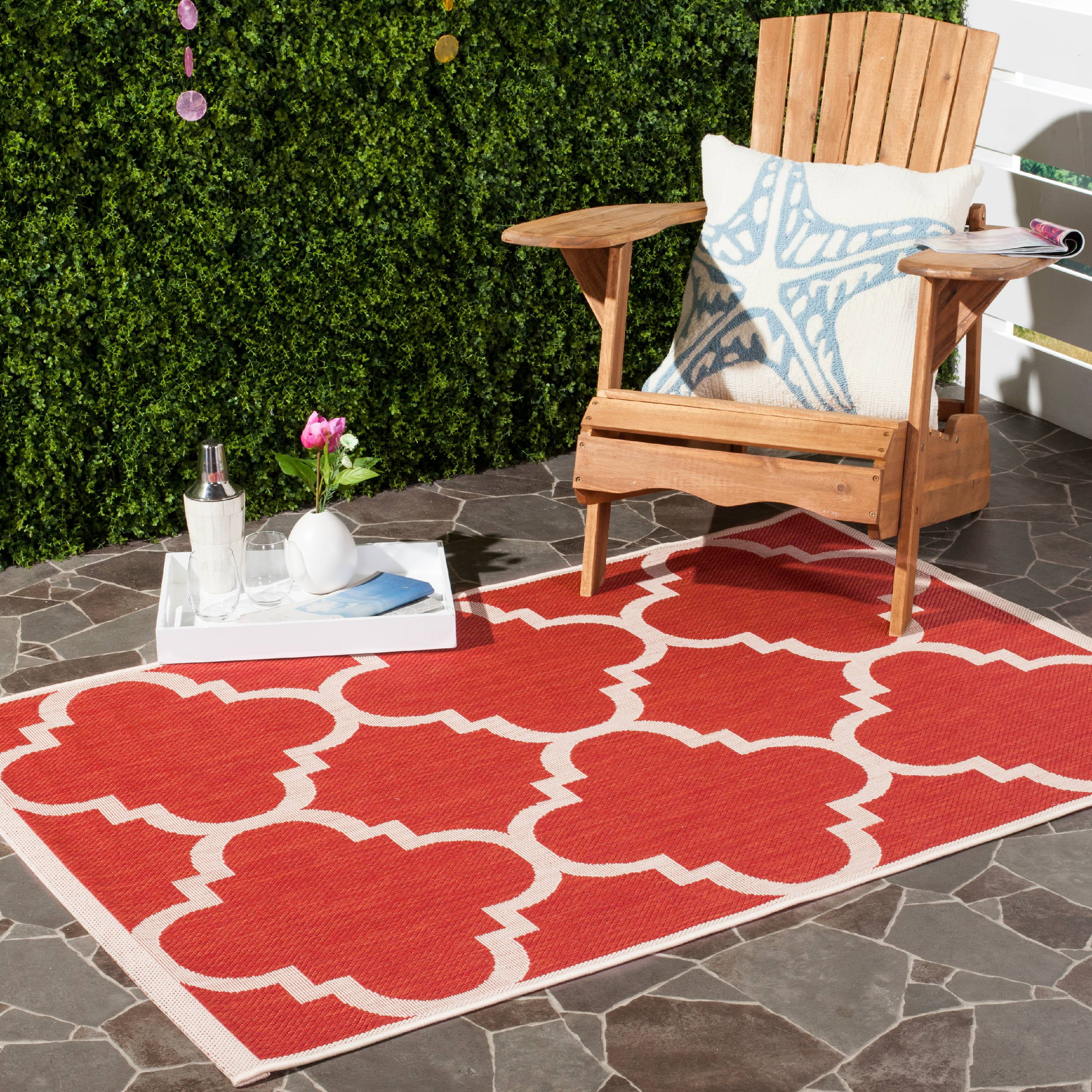 Safavieh Courtyard Becky Quatrefoil Indoor/Outdoor Area Rug, 5'3" x 7'7