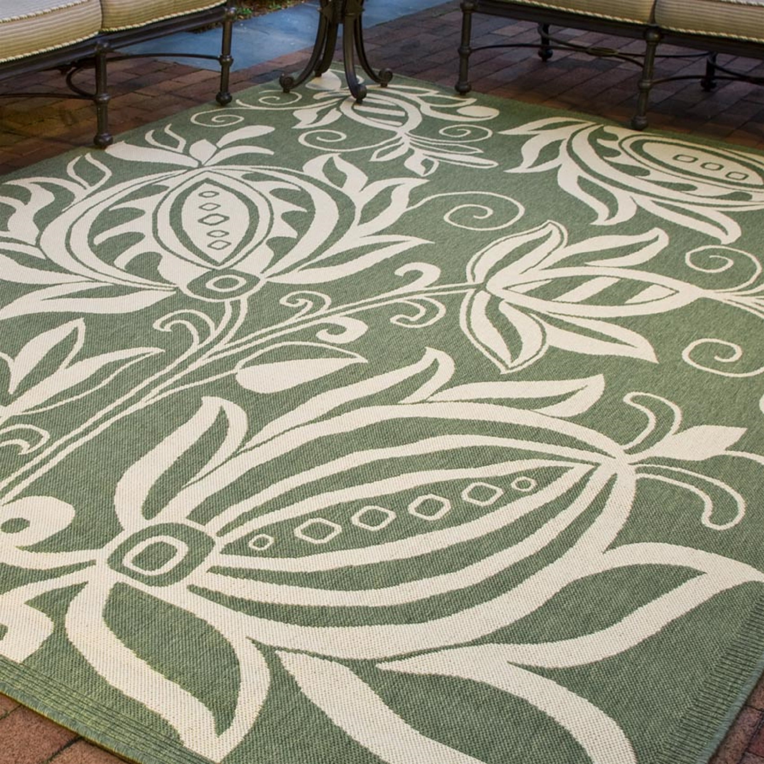 Round Black Floral Synthetic Easy Care Area Rug