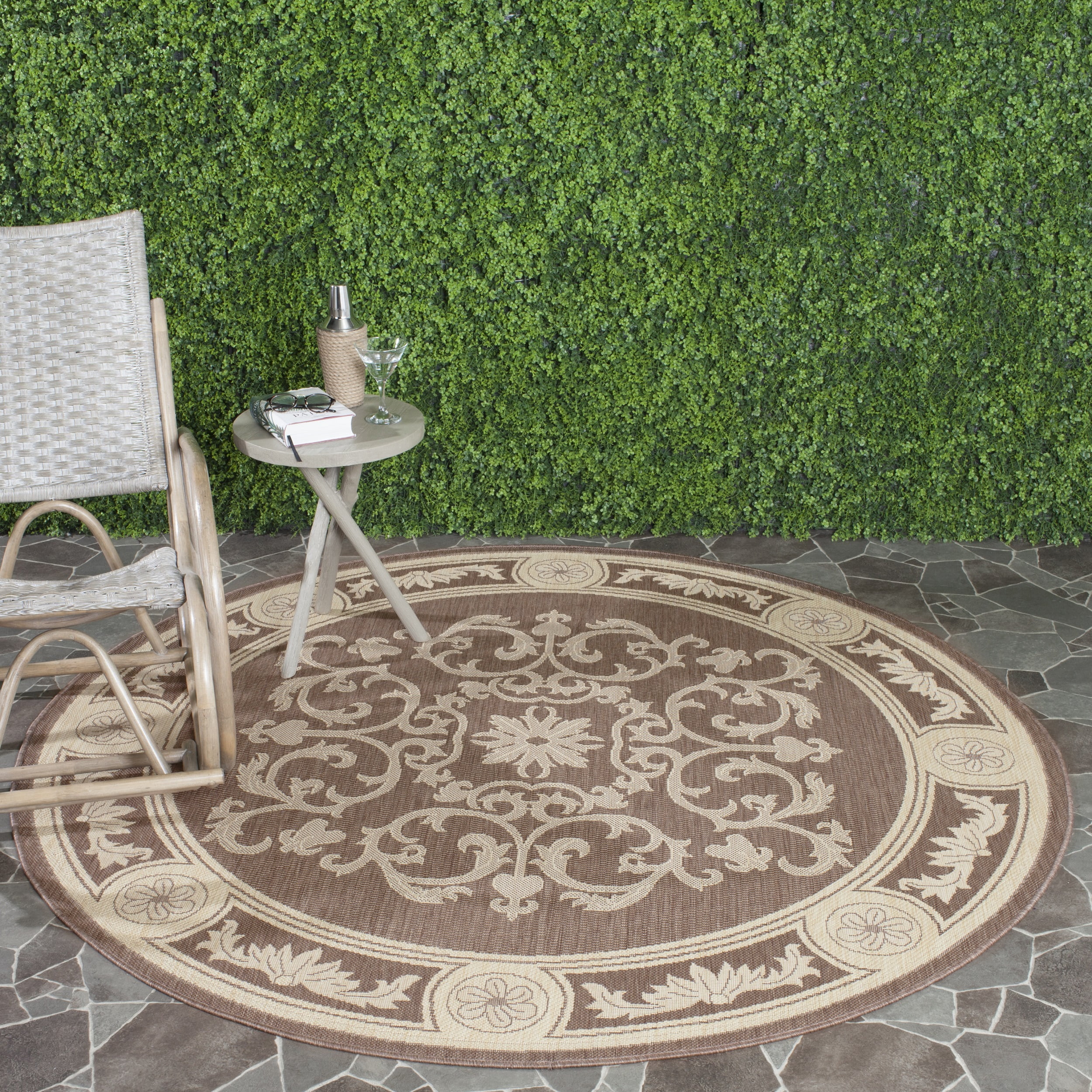 Safavieh Courtyard Cynthia Floral Indoor/Outdoor Indoor/Outdoor Area Rug, 6'7" x 6'7" Round