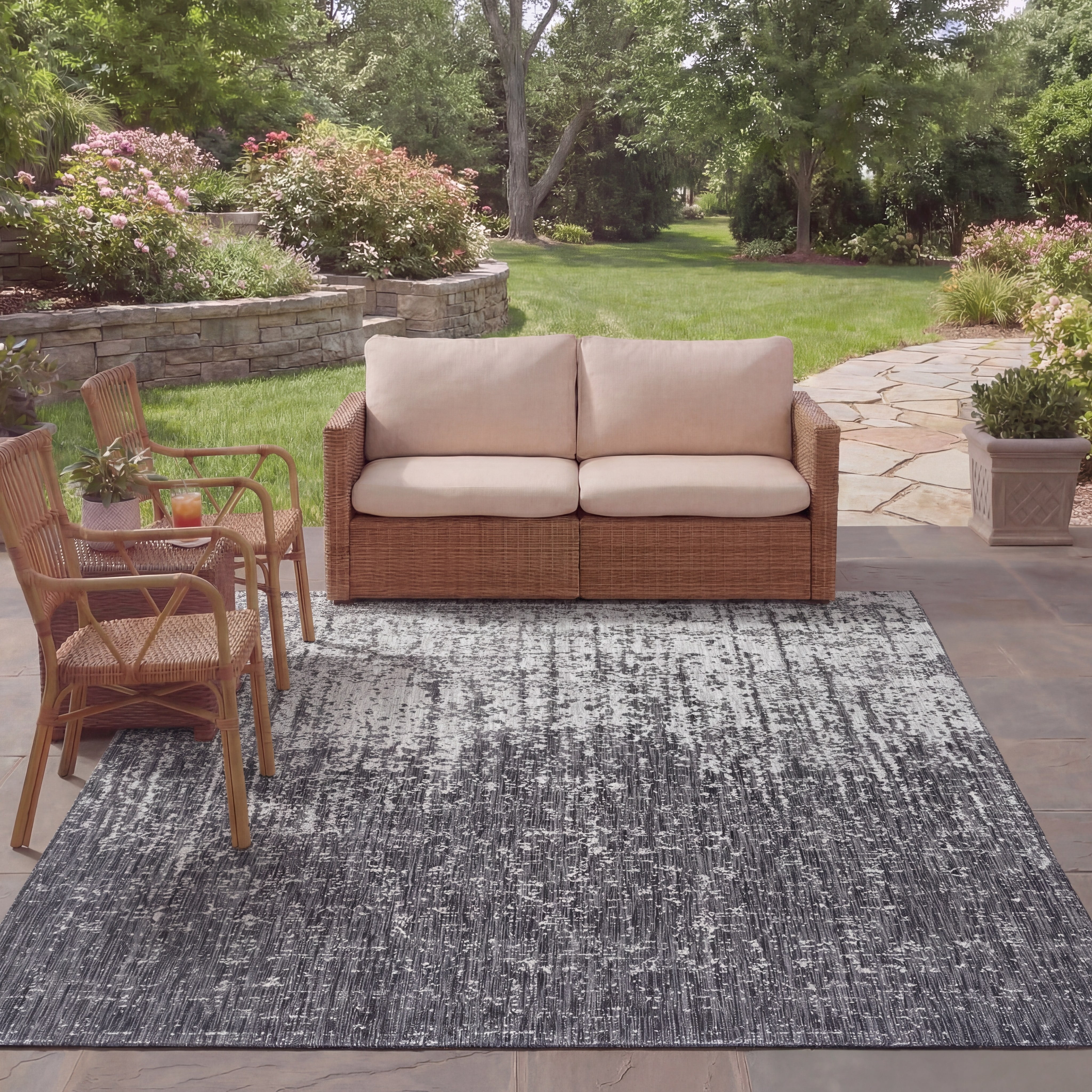 Safavieh Courtyard Orpa Abstract Indoor/Outdoor Area Rug, Black/Light Gray, 8' x 11'