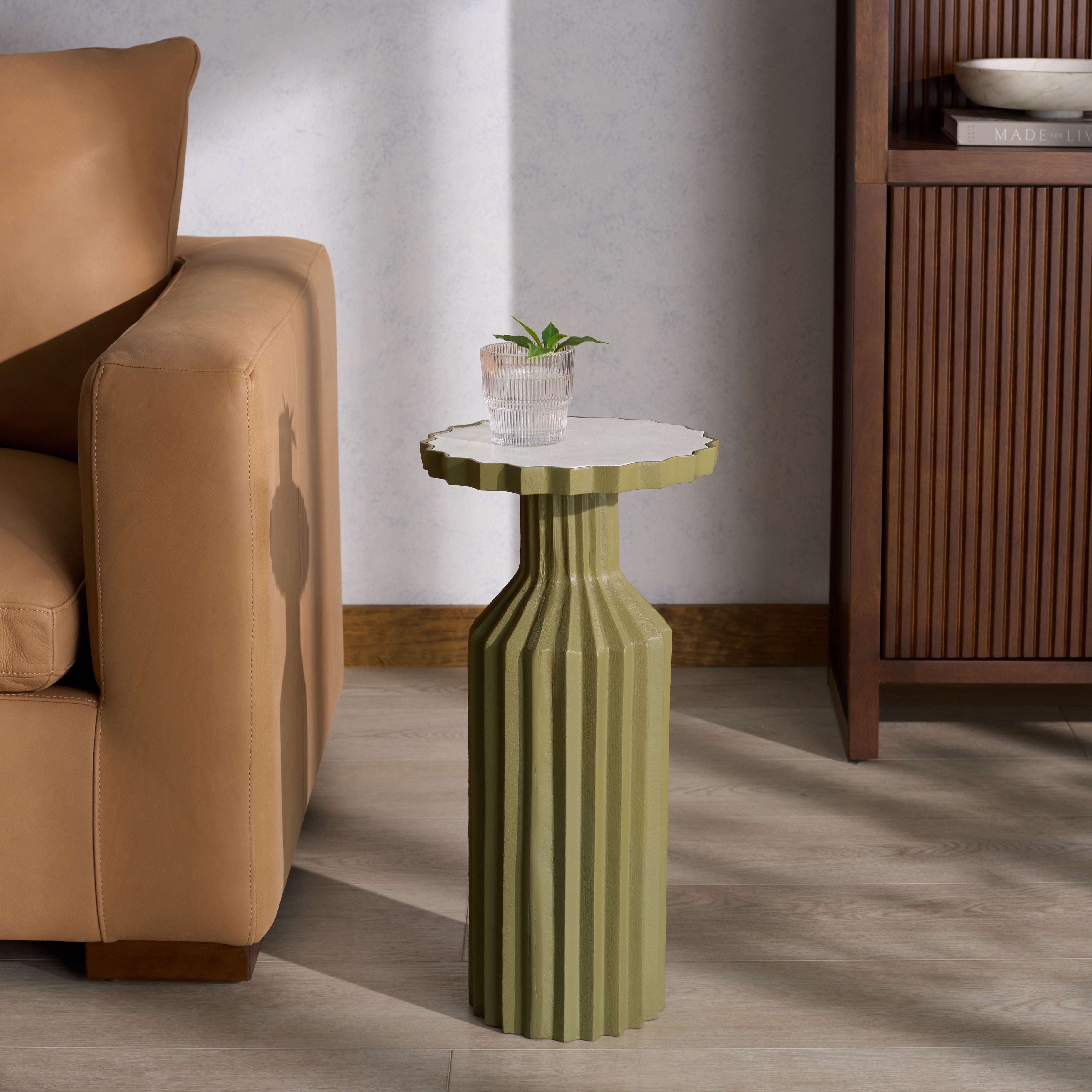 Safavieh Couture Cindylyn Concrete Top Modern End Table, Olive Green/White