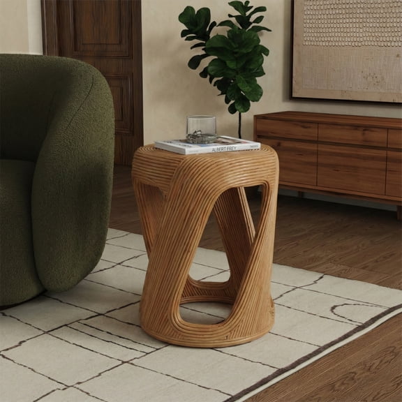 Safavieh Couture Tyleigh Round Rattan Modern End Table, Natural