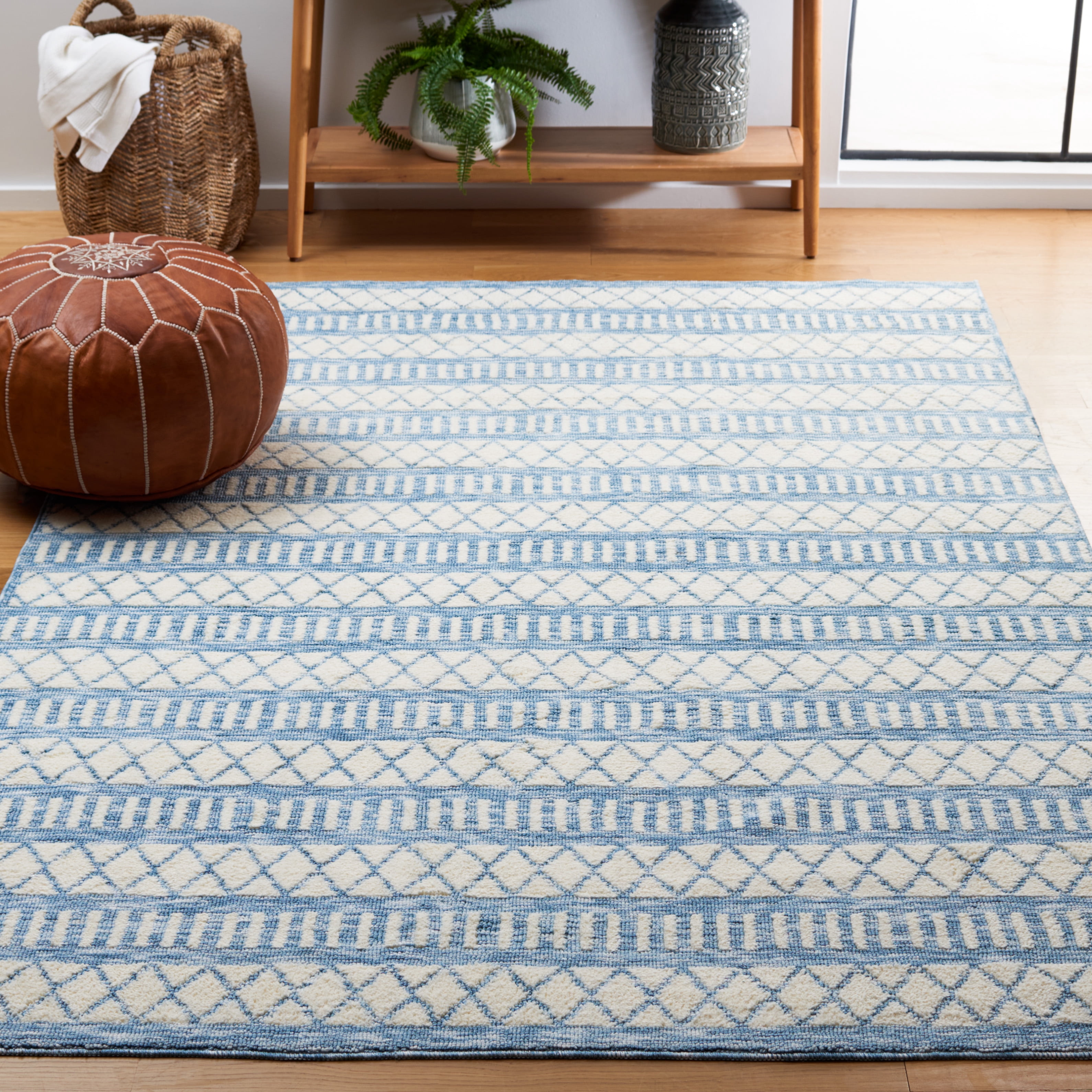 Safavieh Easy Care Borko Cross Polyester Machine Washable Area Rug, Ivory/Gray, 4' x 6'