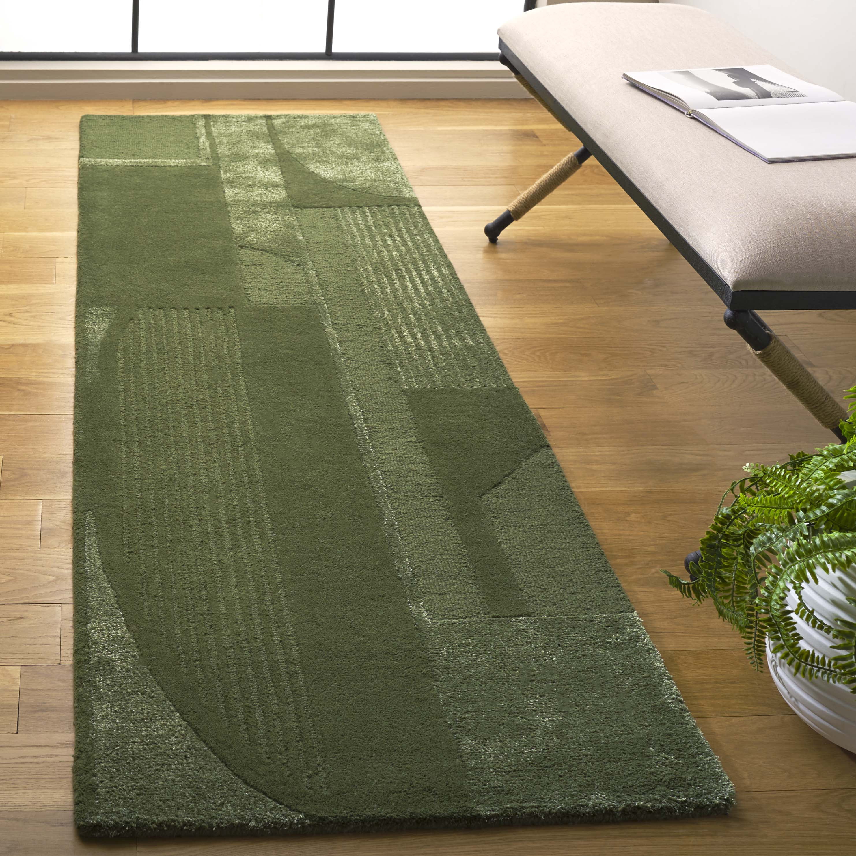 Safavieh Fifth Avenue Einri Geometric Runner Rug, Green, 2'3" x 11'
