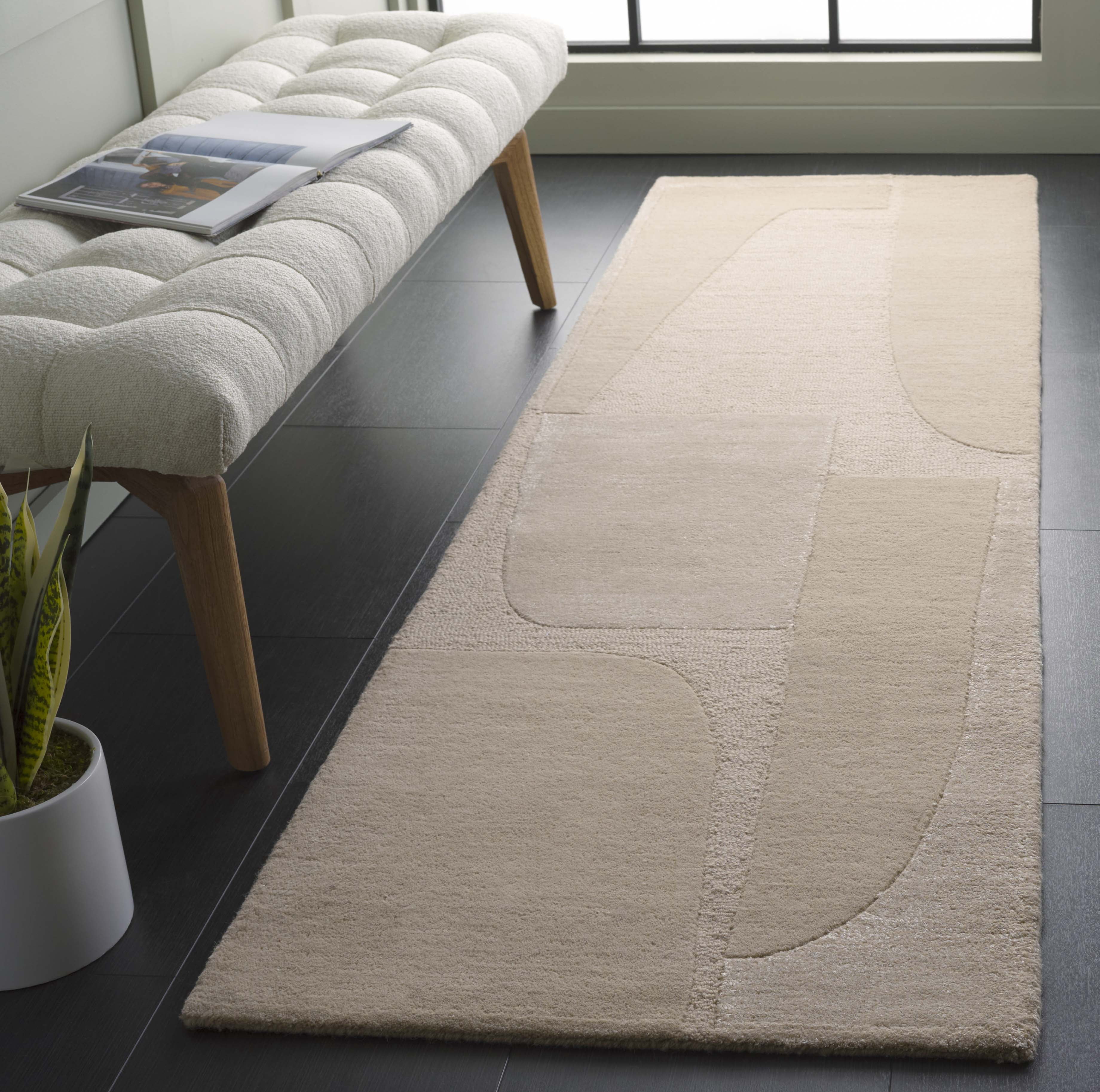 Safavieh Fifth Avenue Janie Geometric Runner Rug, Beige, 2'3" x 8'