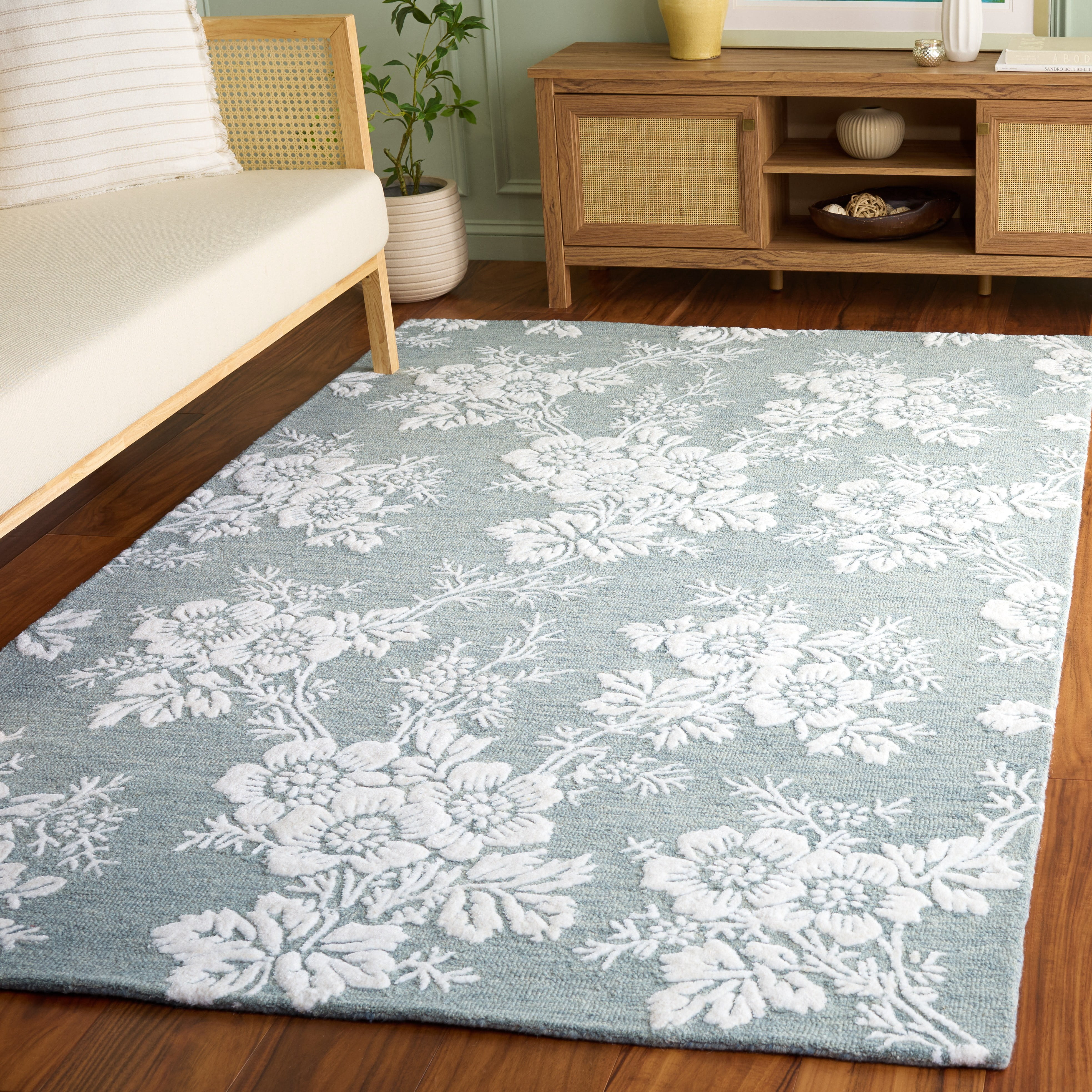 Safavieh Glamour Declan Floral Area Rug, Blue/Ivory, 4' x 6'