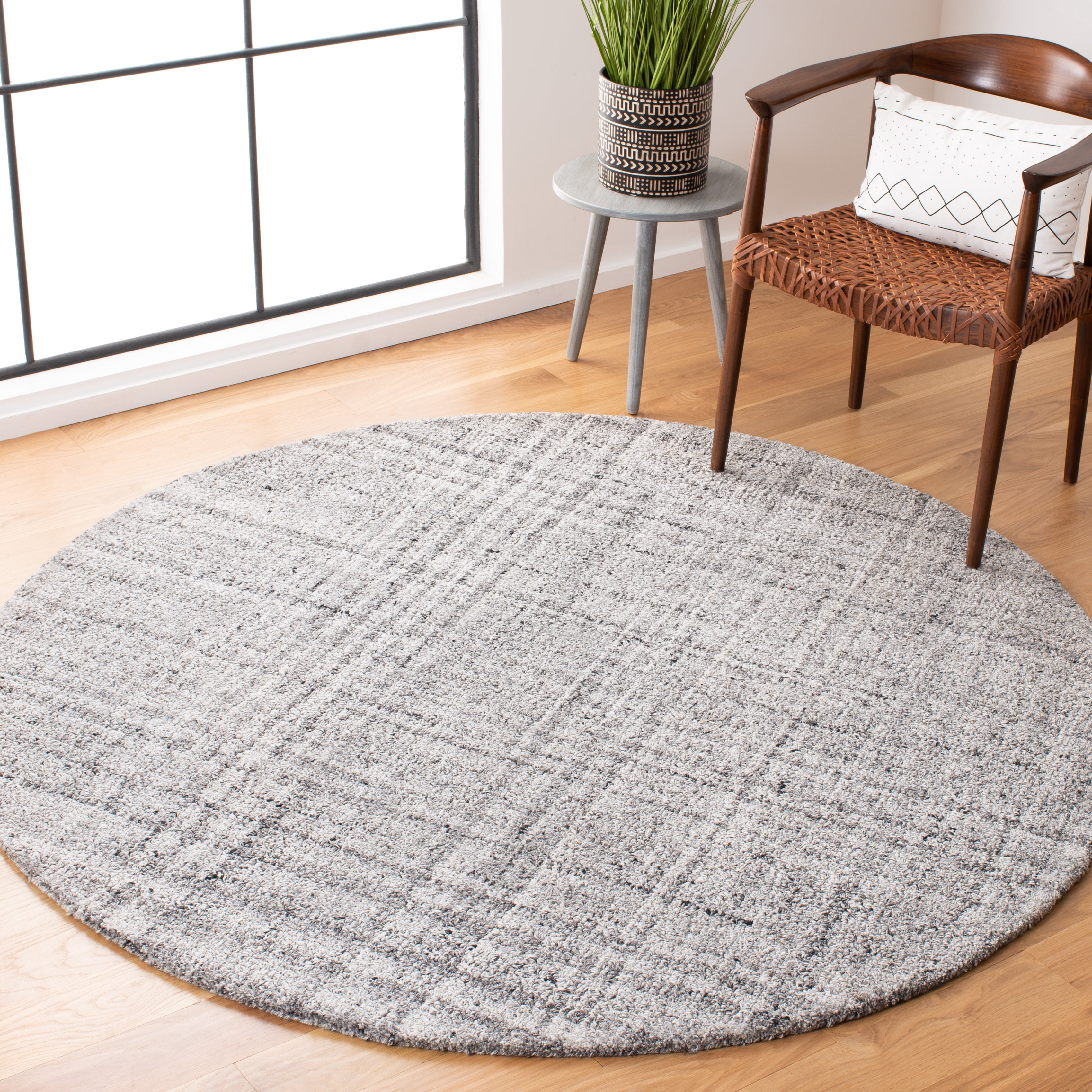 SAFAVIEH Abstract Claes Striped Overdyed Area Rug, Gray/Black, 6' x 6' Round
