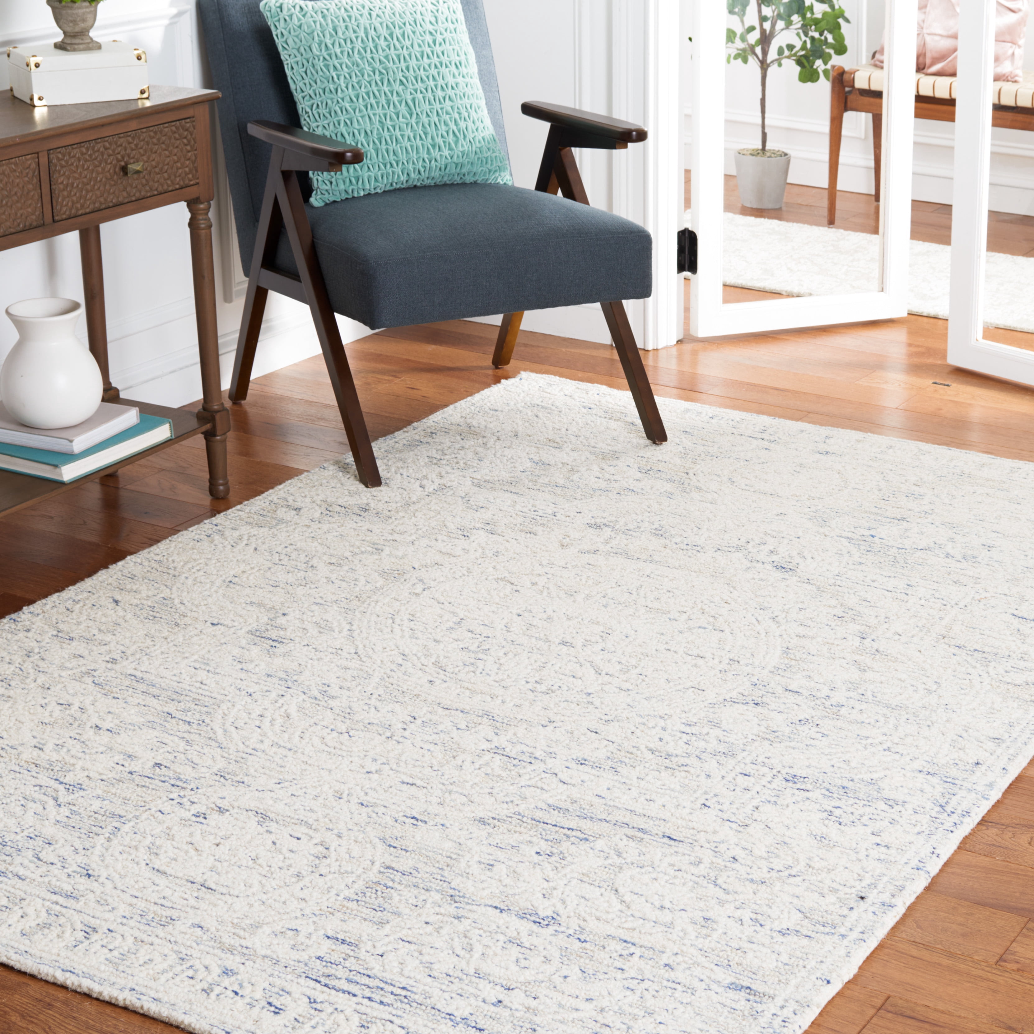 SAFAVIEH Abstract Carter Oriental Wool Area Rug, Ivory/Blue, 4' x 6'