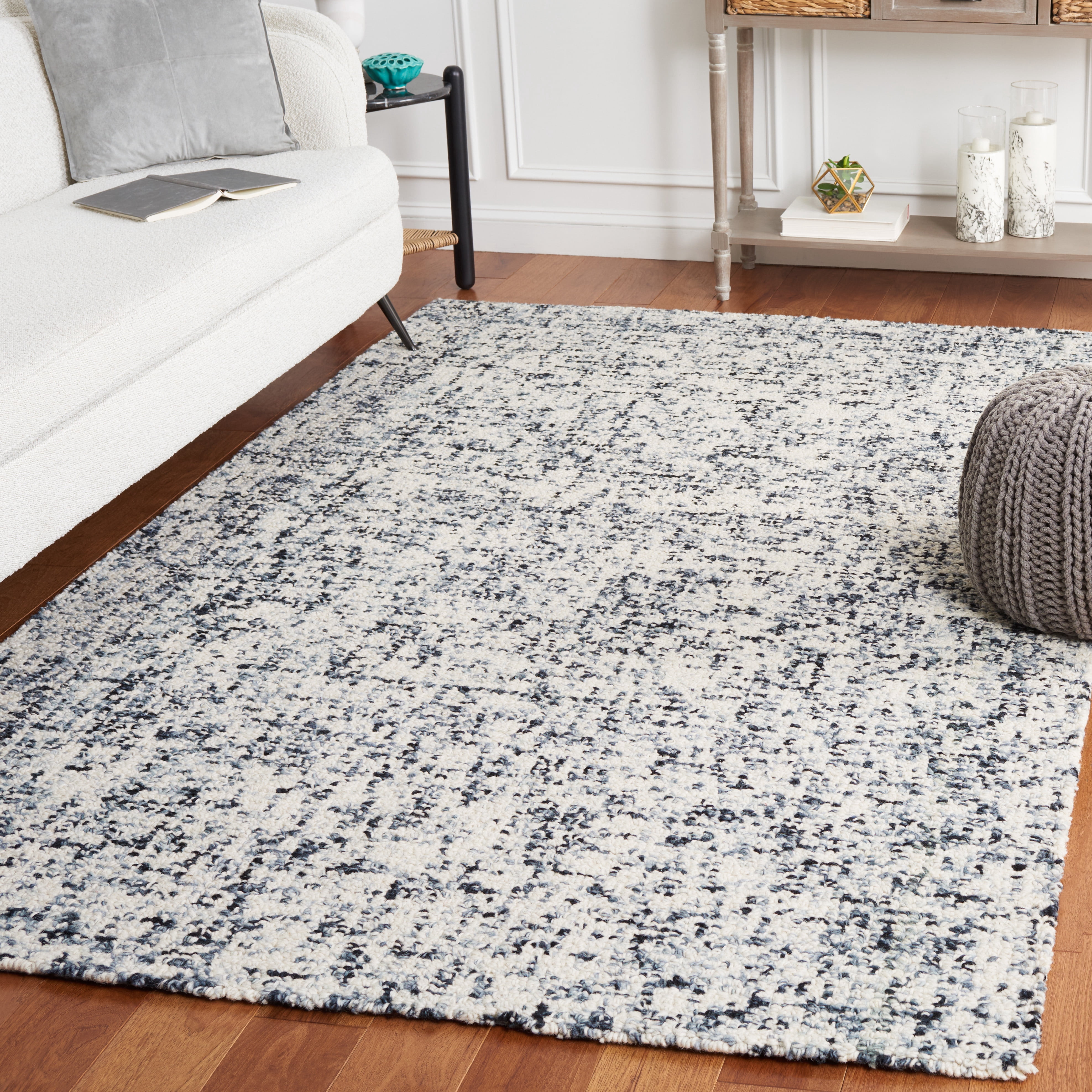 SAFAVIEH Abstract Ethelyn Solid Area Rug, Black/Ivory, 5' x 8'