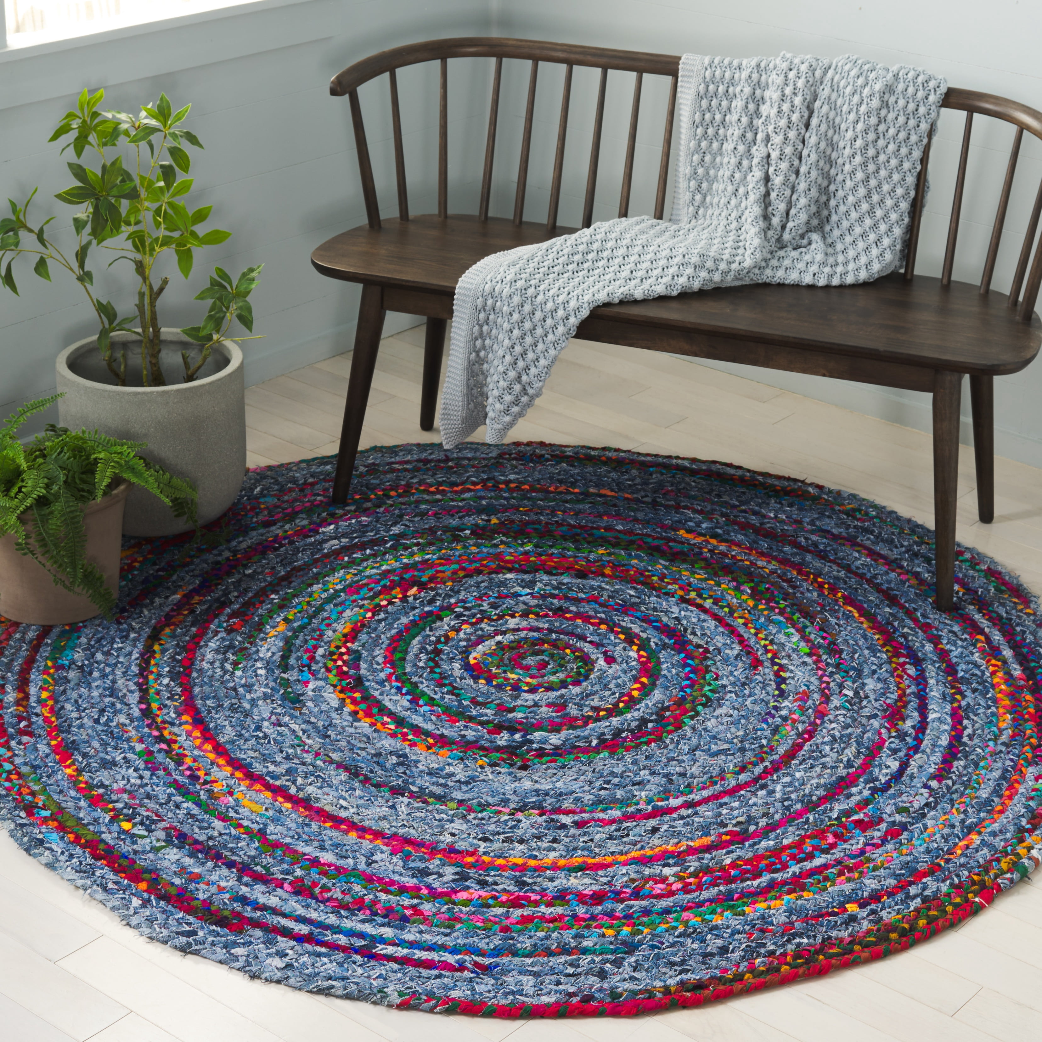 SAFAVIEH Braided Jeanie Geometric Cotton Reversible Area Rug, Blue/Red, 4' x 4' Round