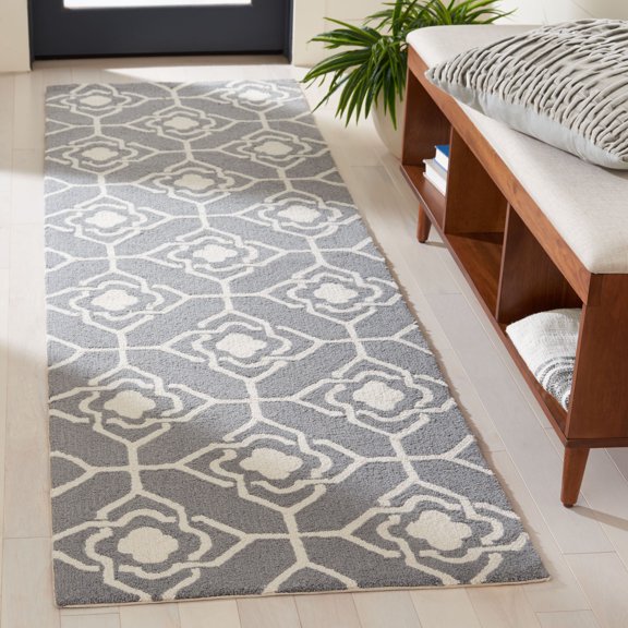 Safavieh Four Seasons Delbert Trellis Polyester Runner Rug, Gray/Ivory, 2'3" x 8'
