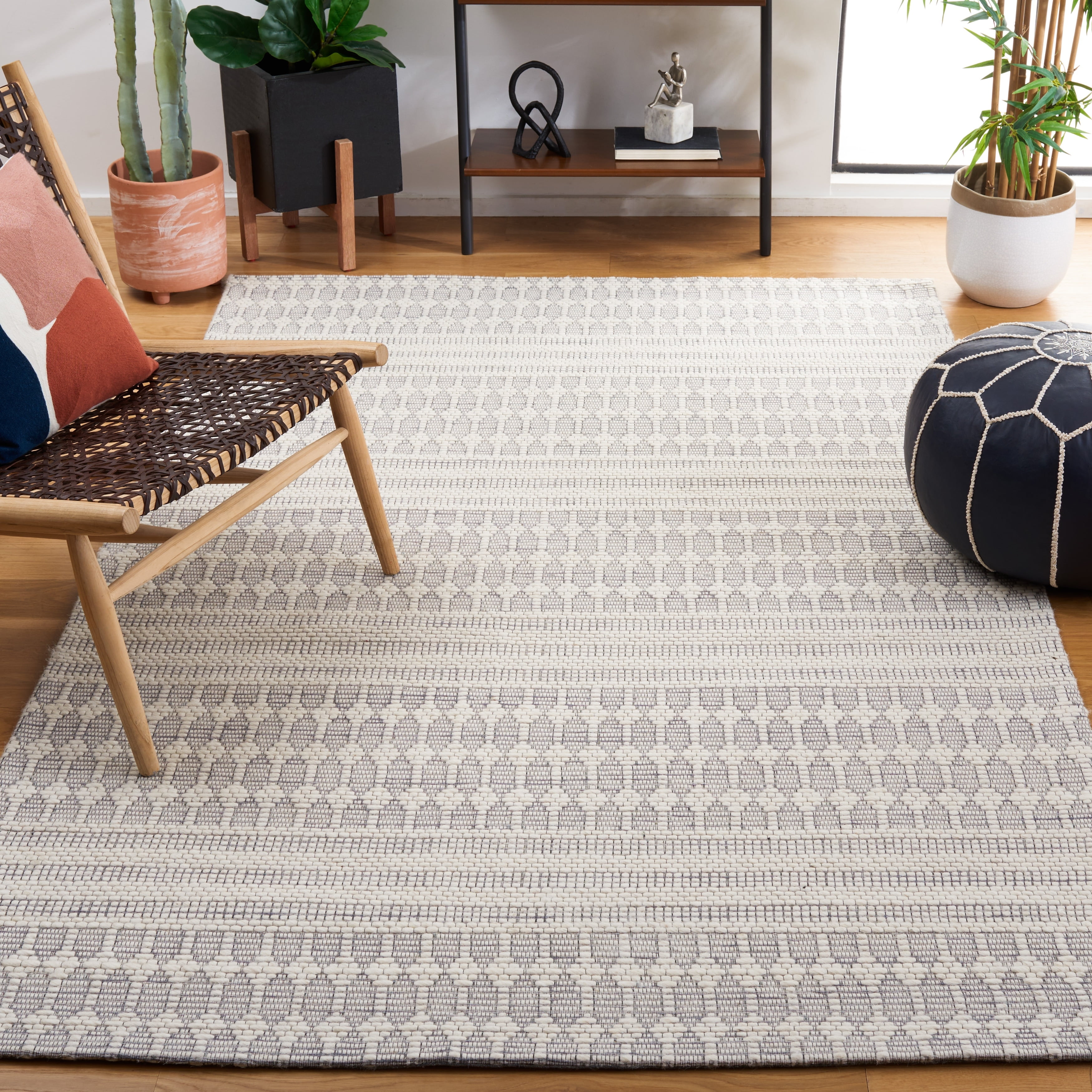 SAFAVIEH Marbella Norton Geometric Area Rug, Grey/Ivory, 4' x 6'