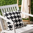 thumbnail image 1 of Safavieh Hanne Houndstooth 20" x 20" Indoor/Outdoor Geometric Pillow, 1 of 4