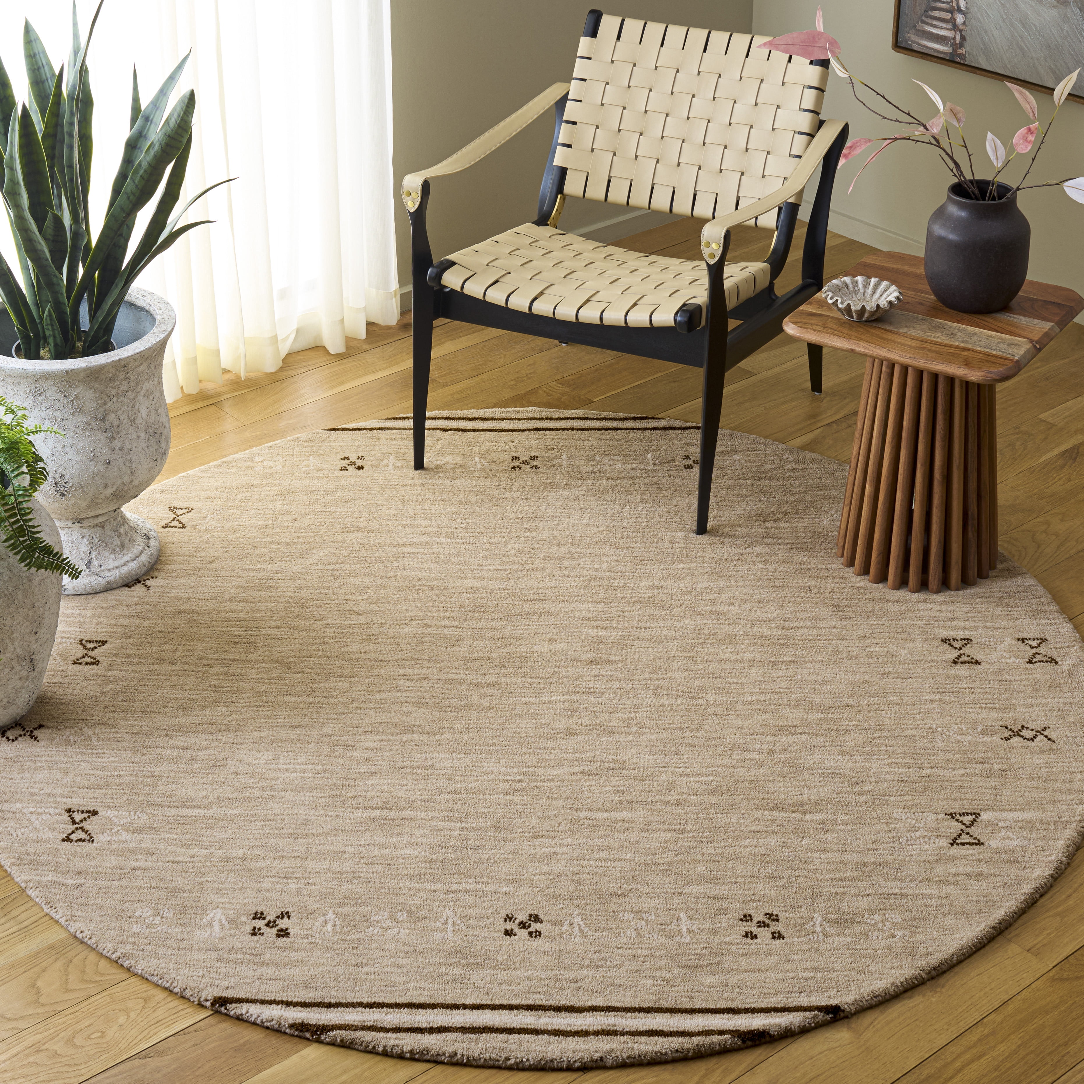 Safavieh Himalaya Jerrie Geometric Area Rug, Beige/Brown, 6' x 6' Round