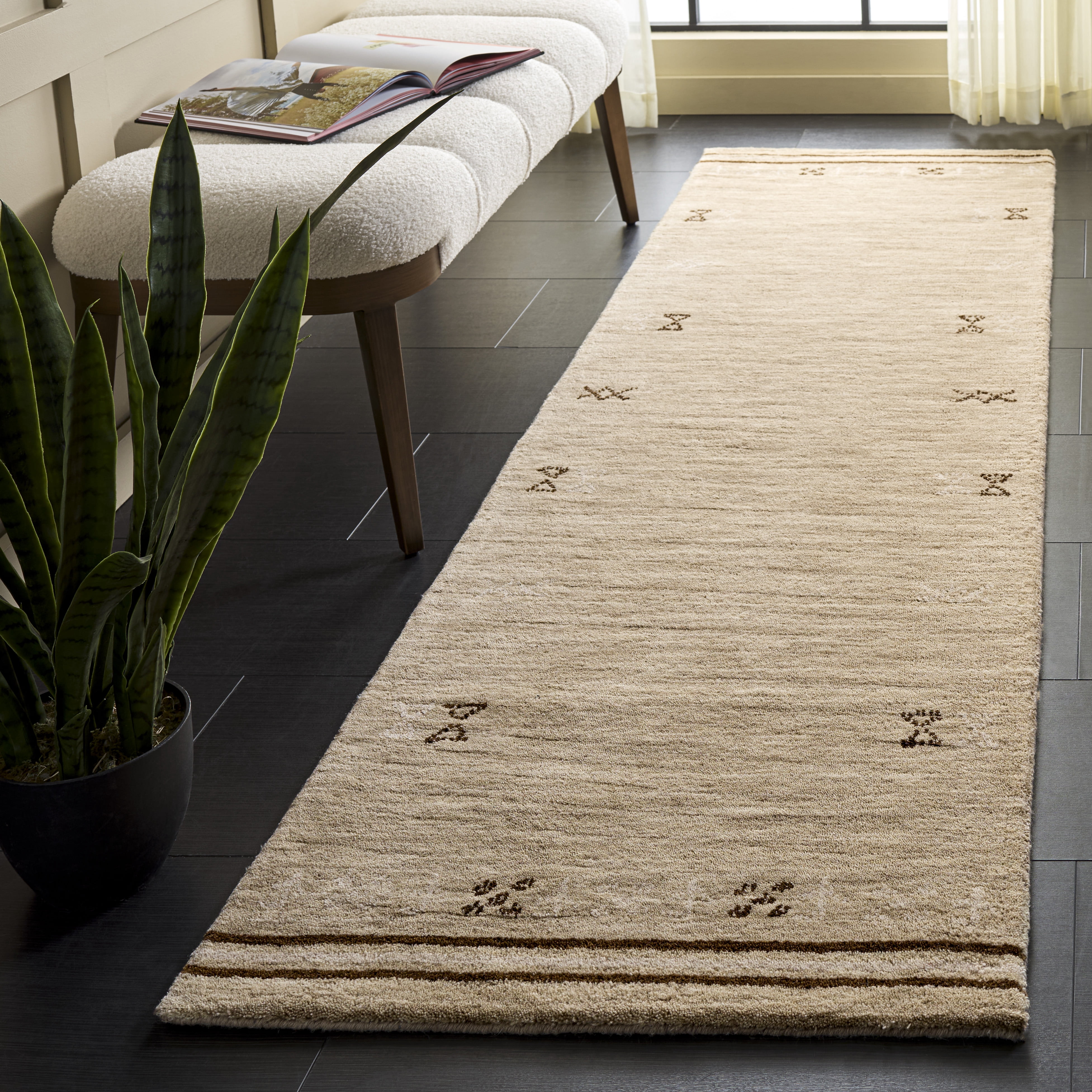 Safavieh Himalaya Jerrie Geometric Runner Rug, Beige/Brown, 2'3" x 8'