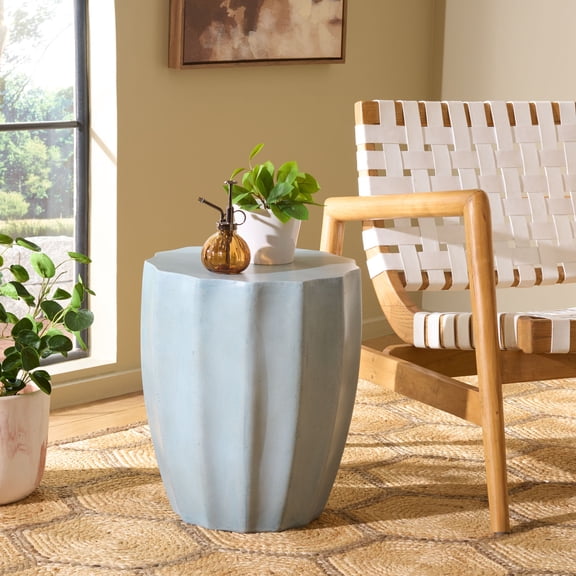 Safavieh Jaslyn Indoor/Outdoor Curved End Table, Powder Blue