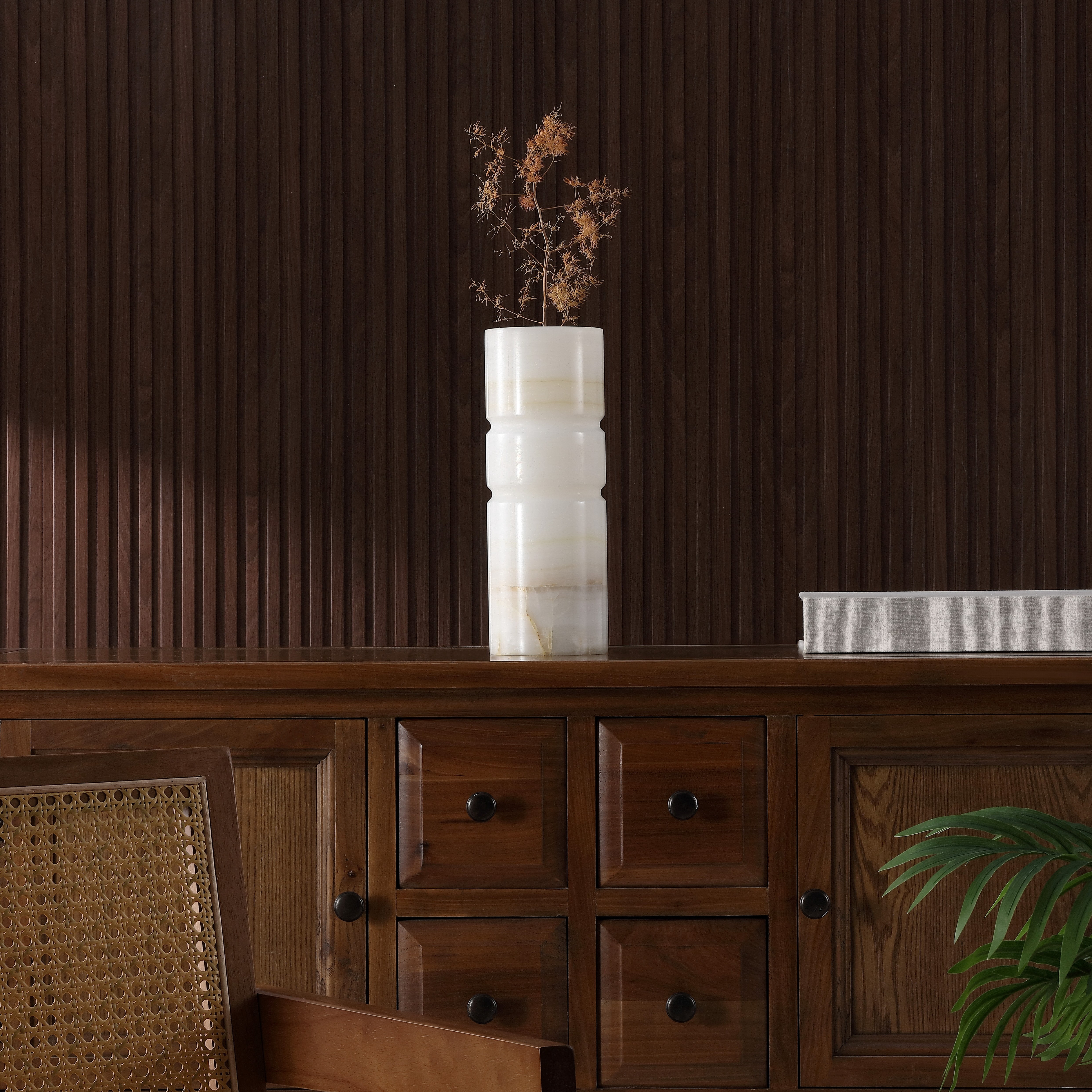 Safavieh Kavo 12" Ivory/Rust Jade Table Vase