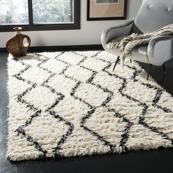 Safavieh Kenya 9' x 12' Hand Woven Shag Wool Rug in Black and Ivory