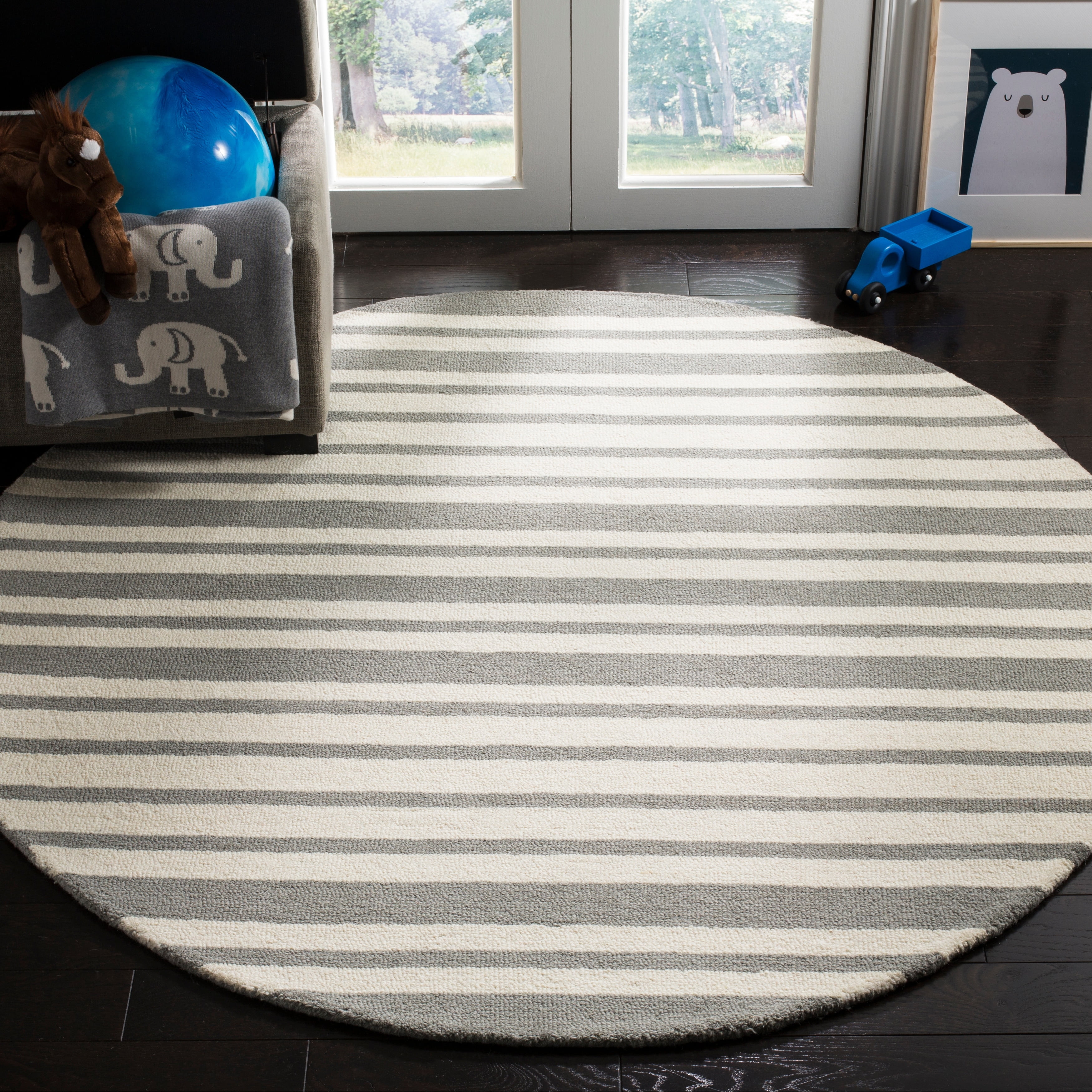 Safavieh Kids 5' Round Gray and White Wool Tufted Rug
