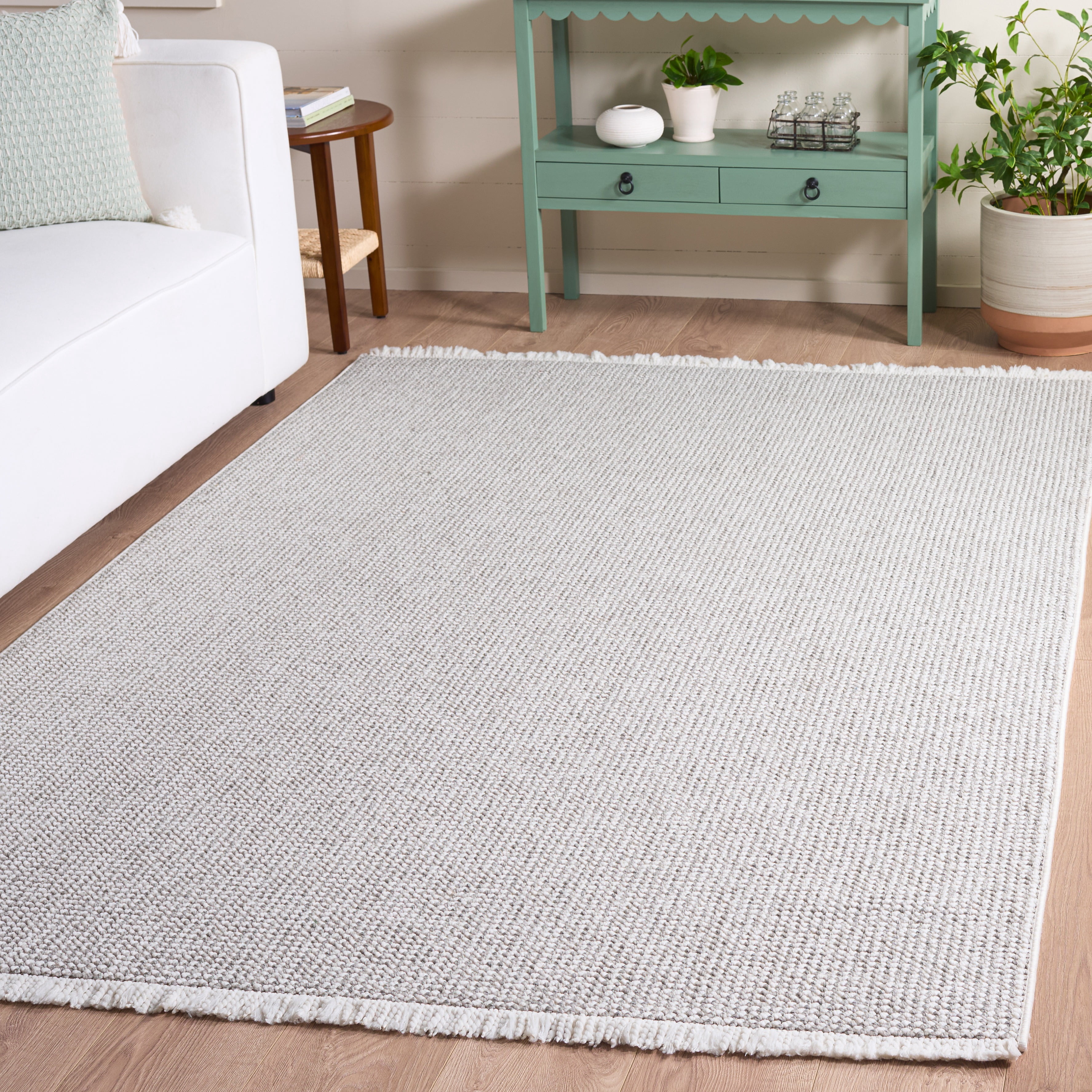 Safavieh Lotus Leila Solid Area Rug, Light Gray/Ivory, 5'3" x 7'6"