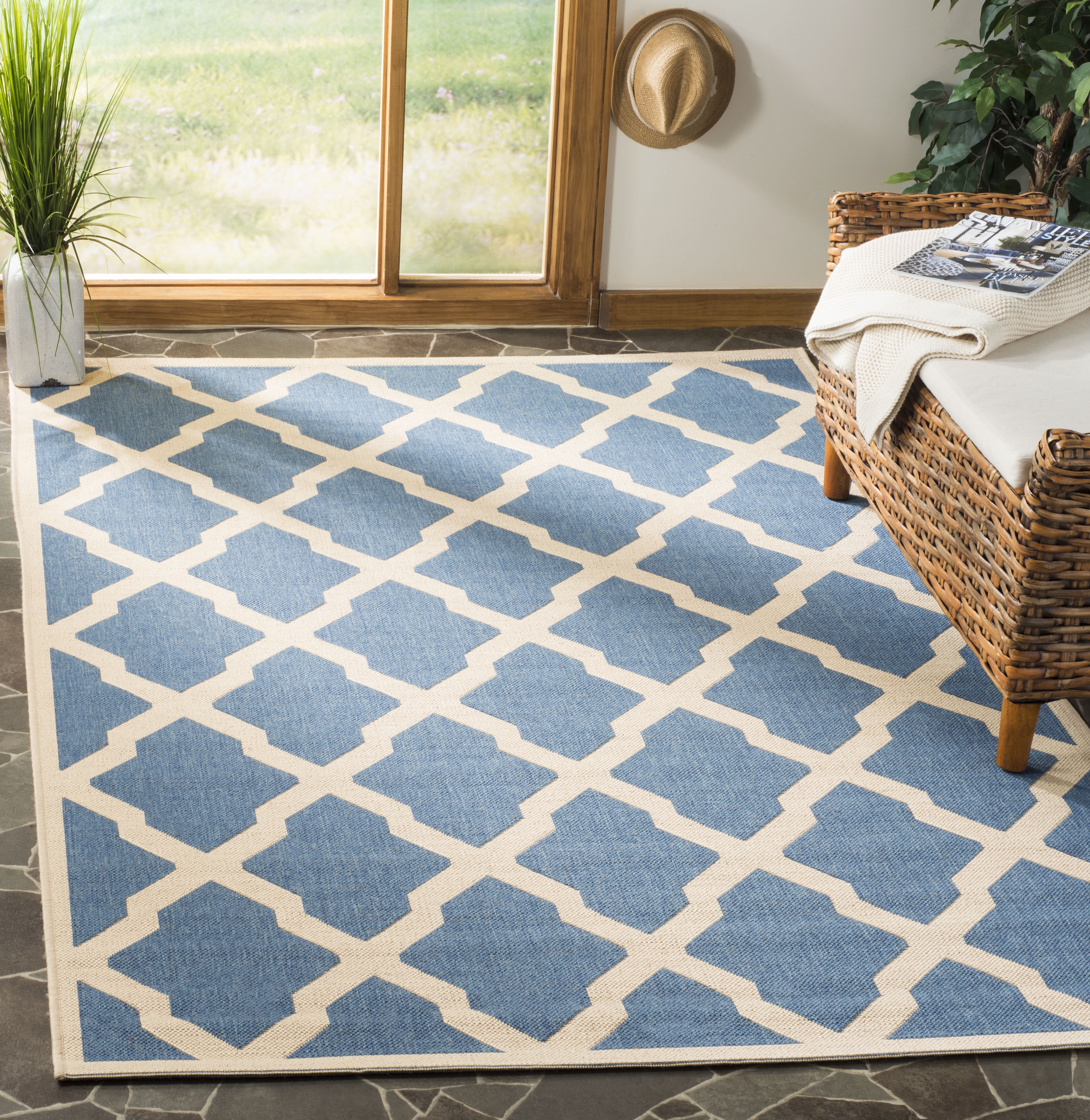 Safavieh Linden Gamal Geometric Indoor/Outdoor Area Rug, Blue/Creme, 5'3" x 7'6"