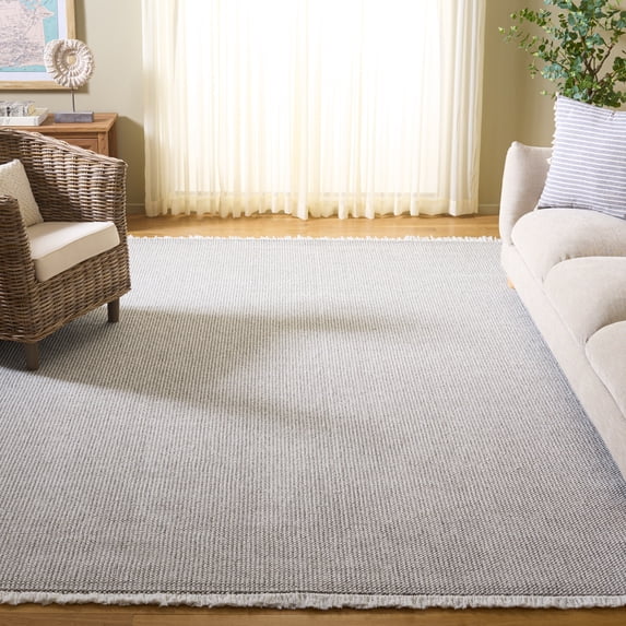Safavieh Lotus Leila Solid Area Rug, Light Gray/Ivory, 6'7" x 6'7" Square