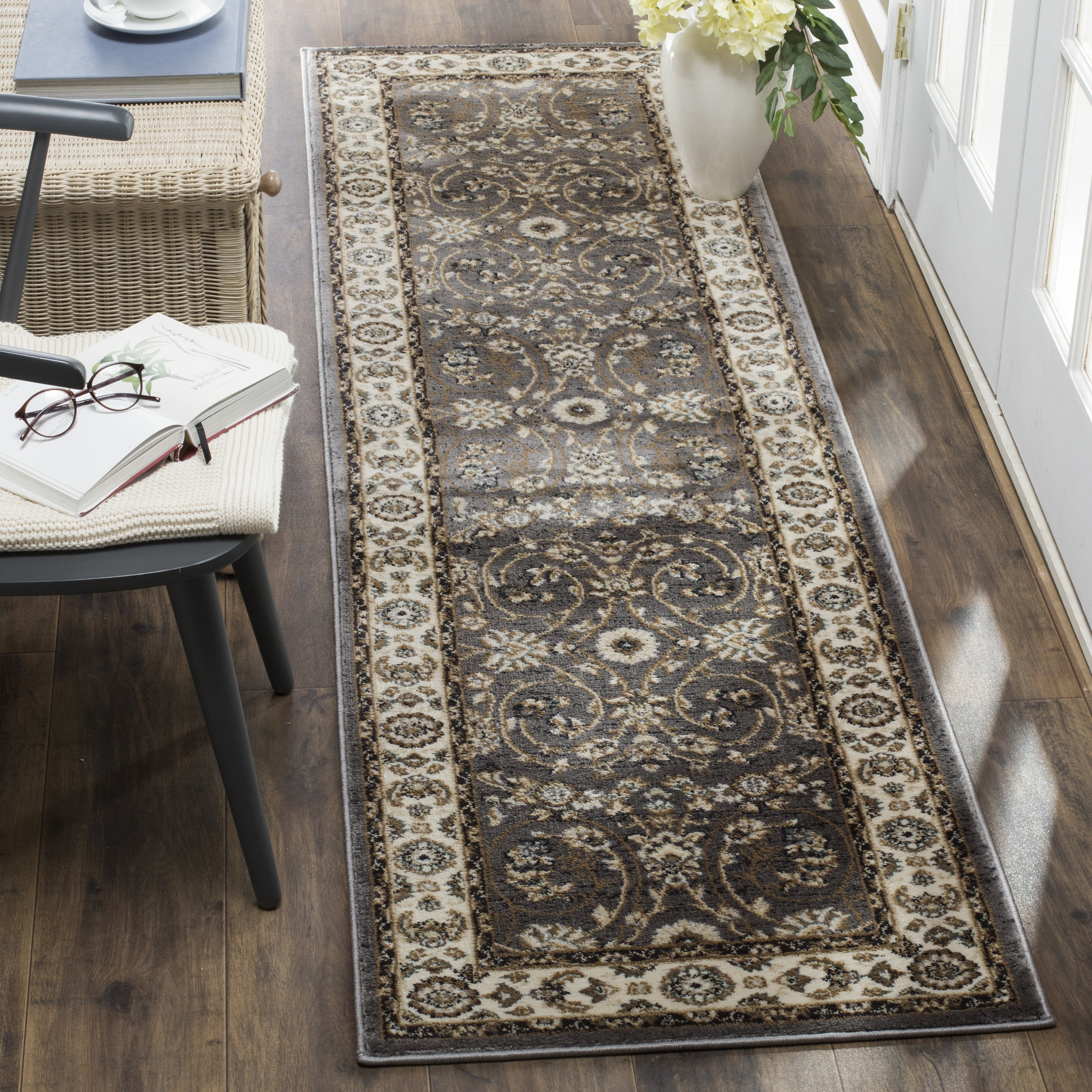 Safavieh Lyndhurst Janel Floral Runner Rug, Gray/Cream, 2'3" x 10'