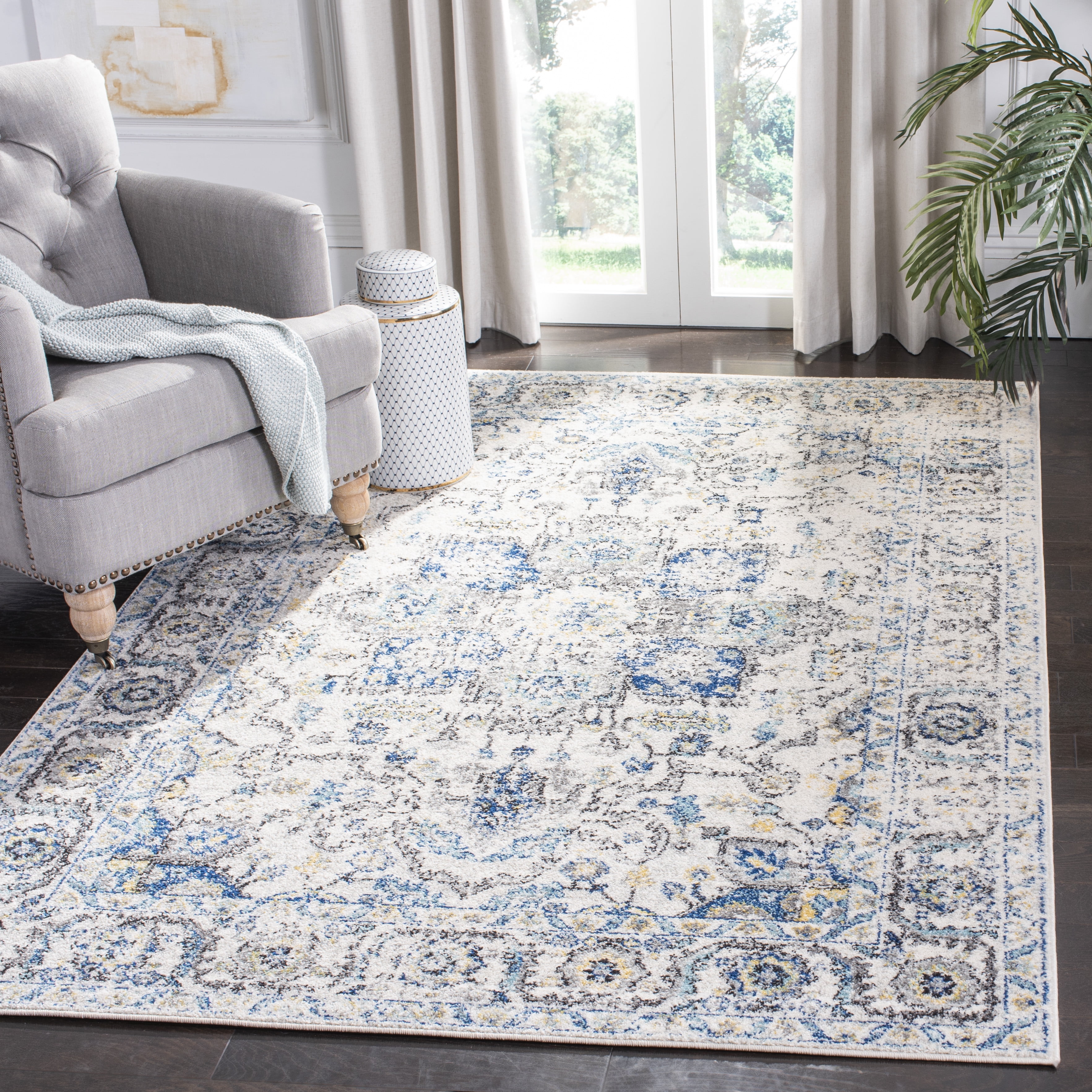 Safavieh Madison Katina Traditional Oriental Area Rug, Gray/Ivory, 3' x 3' Square