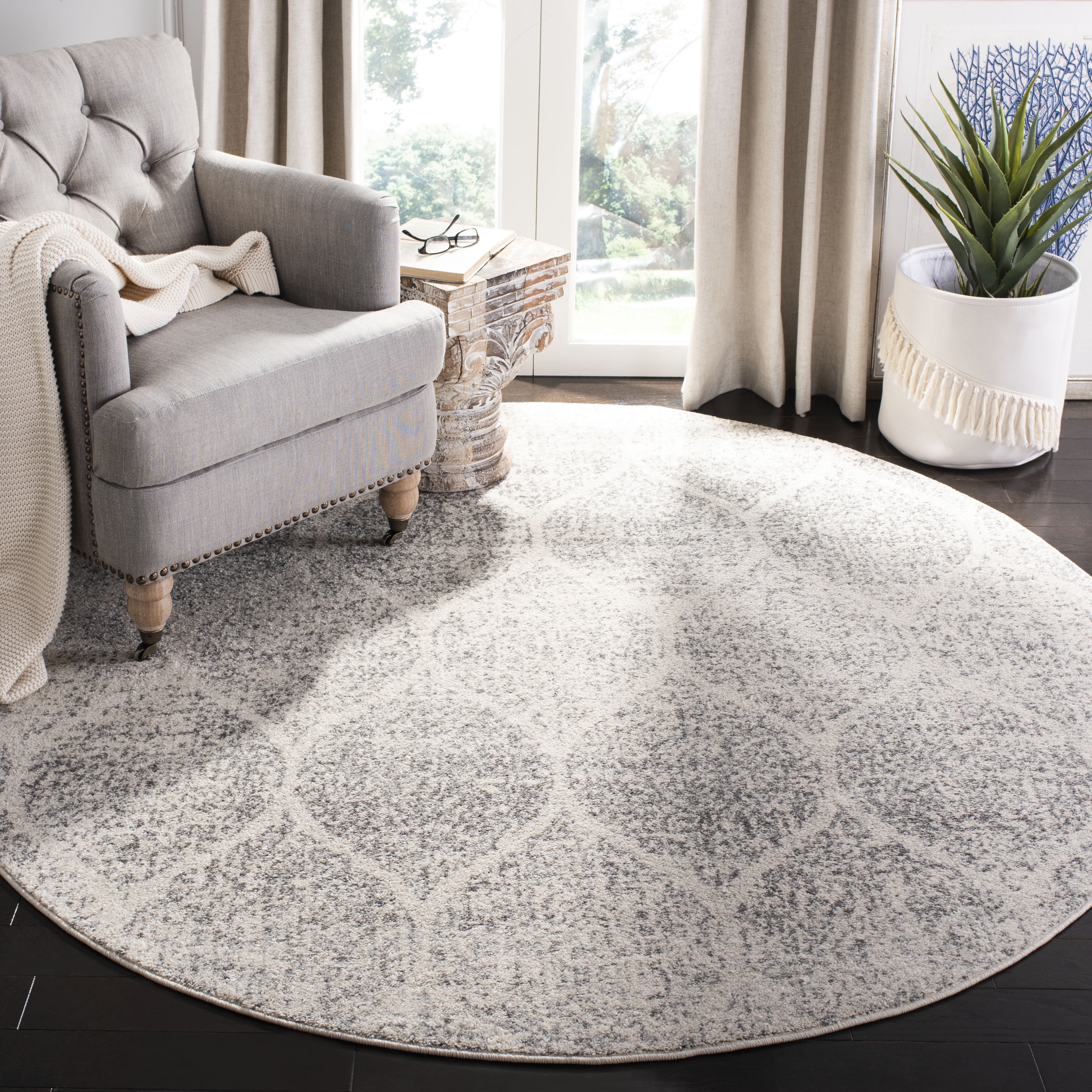 Safavieh Madison Leighton Geometric Area Rug, Ivory/Silver, 3' x 3' Round
