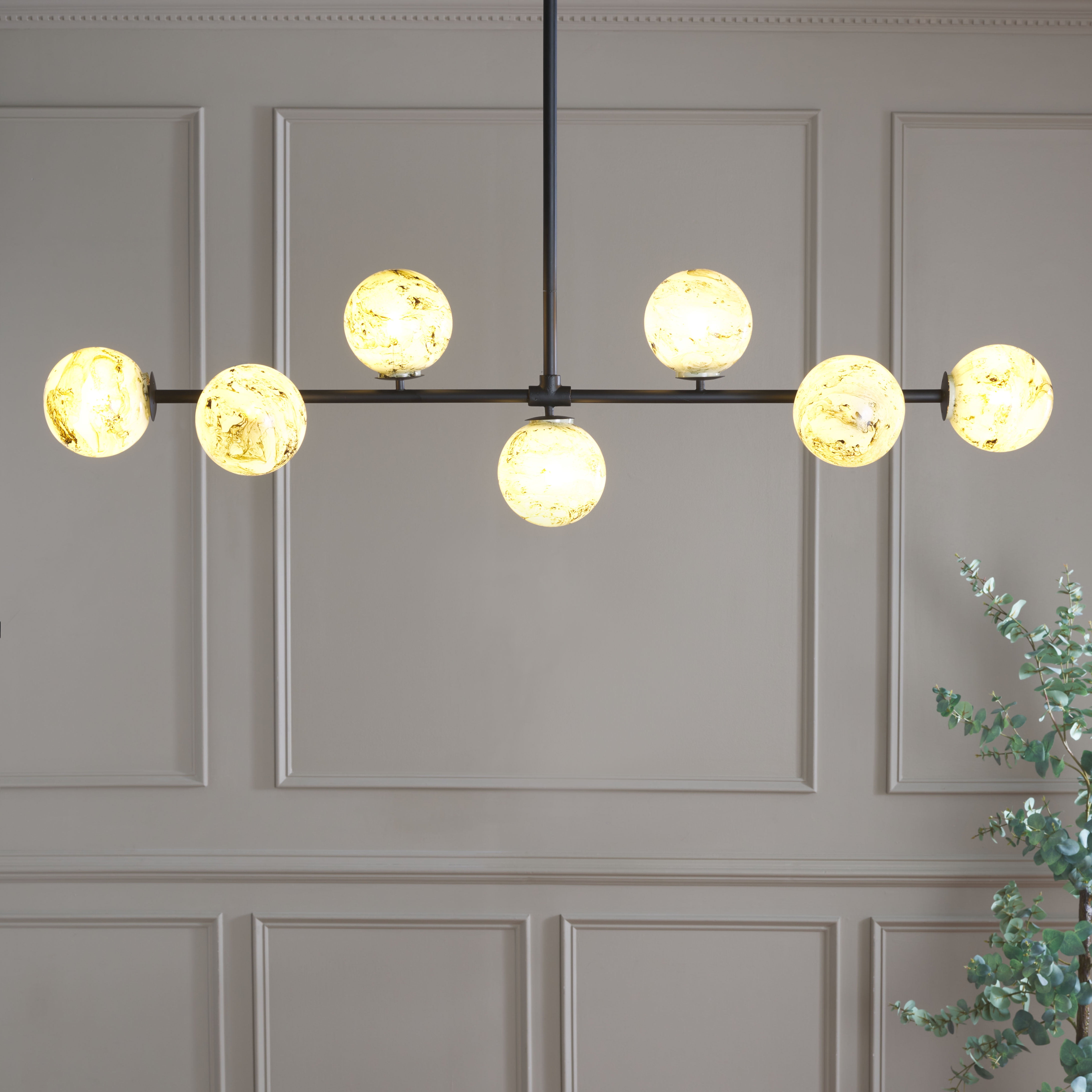 Safavieh Melesa 7-Light 53" Modern Metal Chandelier, Black
