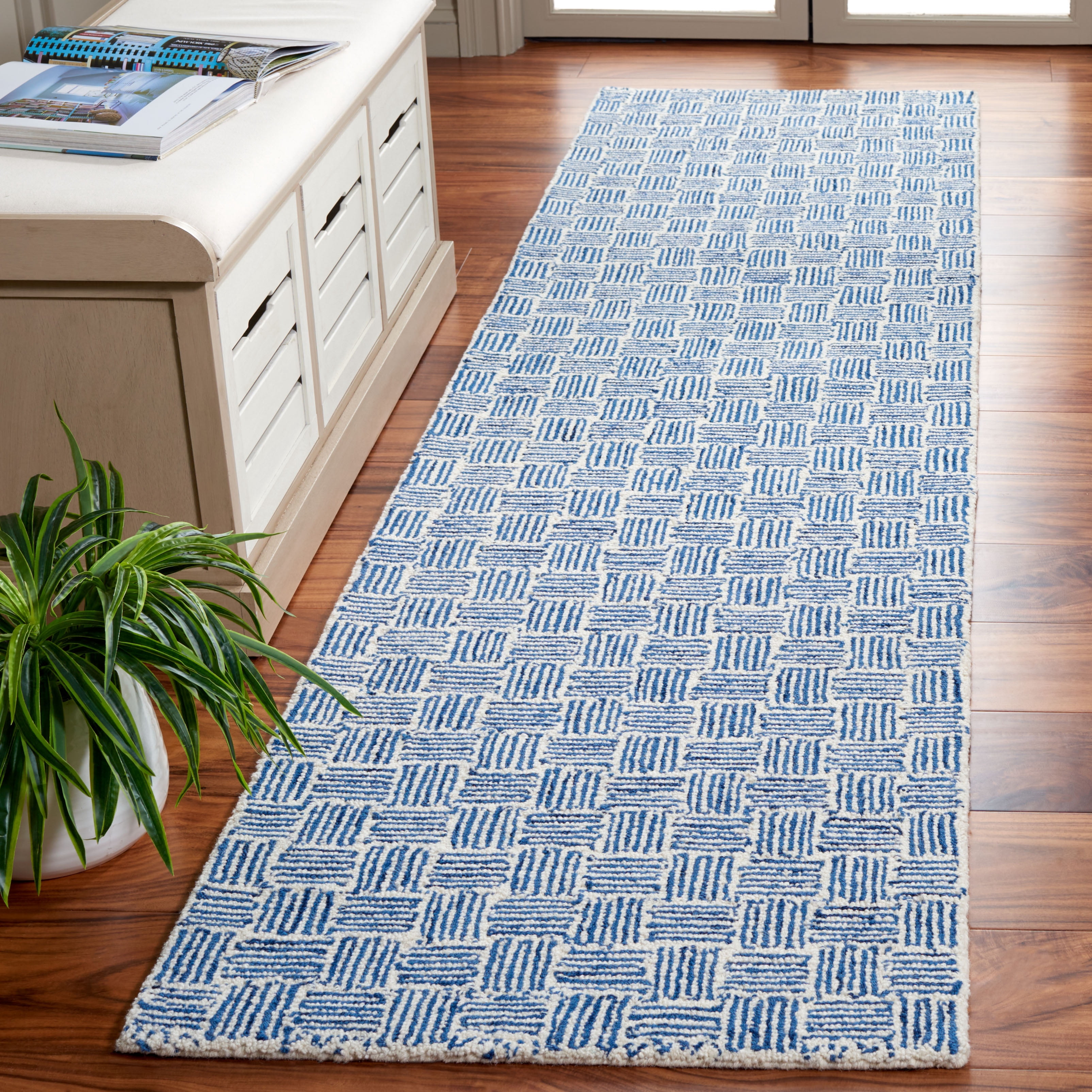 Safavieh Micro-Loop Charlotte Solid Runner Rug, Navy/Ivory, 2'3" x 7'