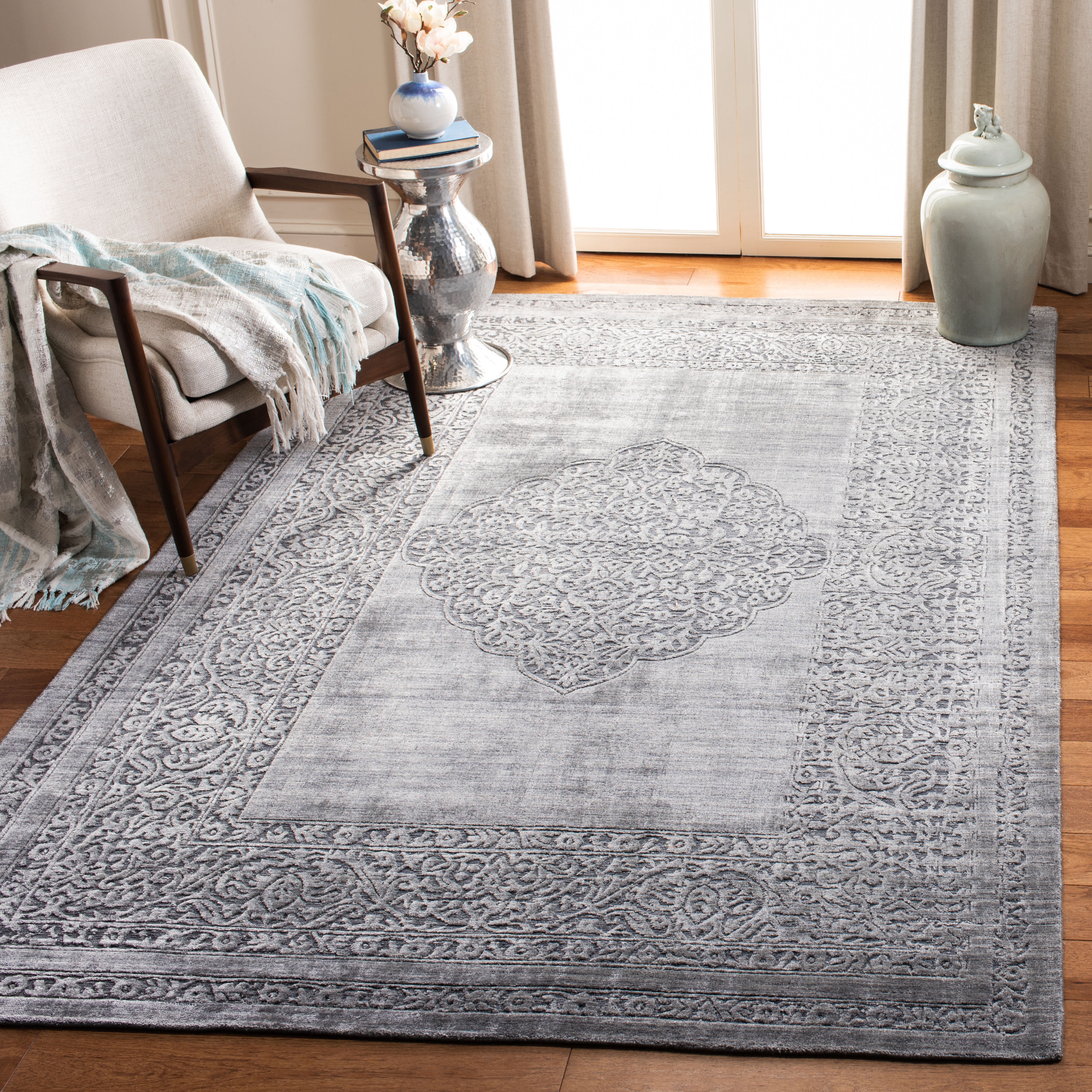 Safavieh Mirage Dilara Oriental Area Rug, Gray, 6' x 9'