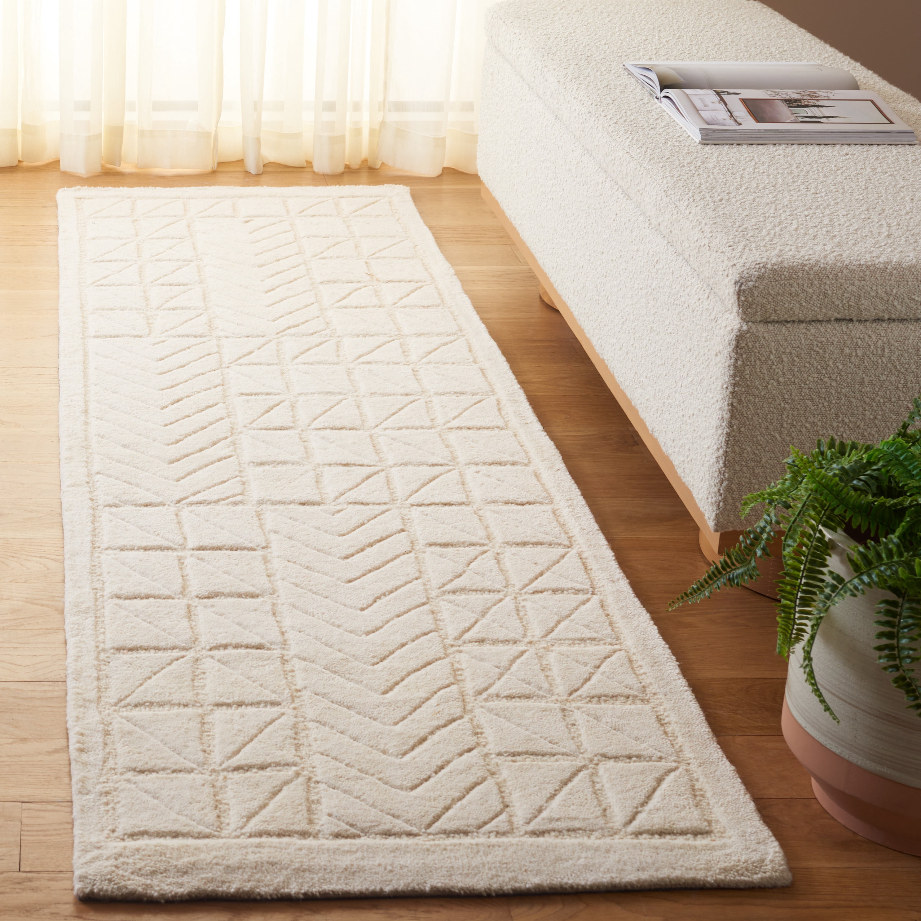 Safavieh Mykonos Claudia Diamond Runner Rug, Ivory, 2'3" x 8'