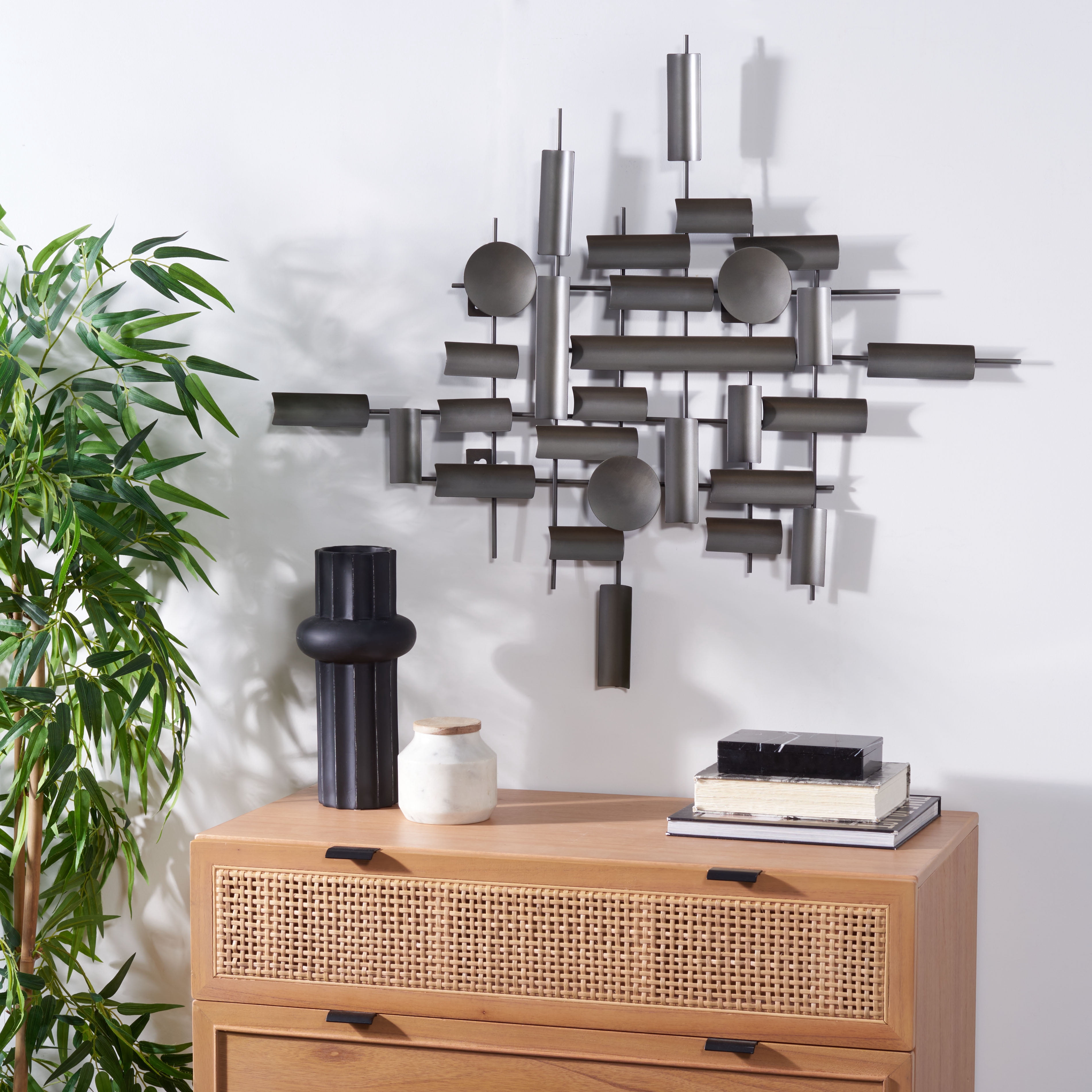 Safavieh Nevaeh Modern Antique Silver Iron Wall Décor