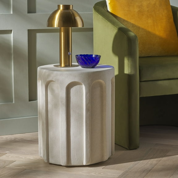 Safavieh Nikolaus Modern Magnesium Oxide Round End Table, White