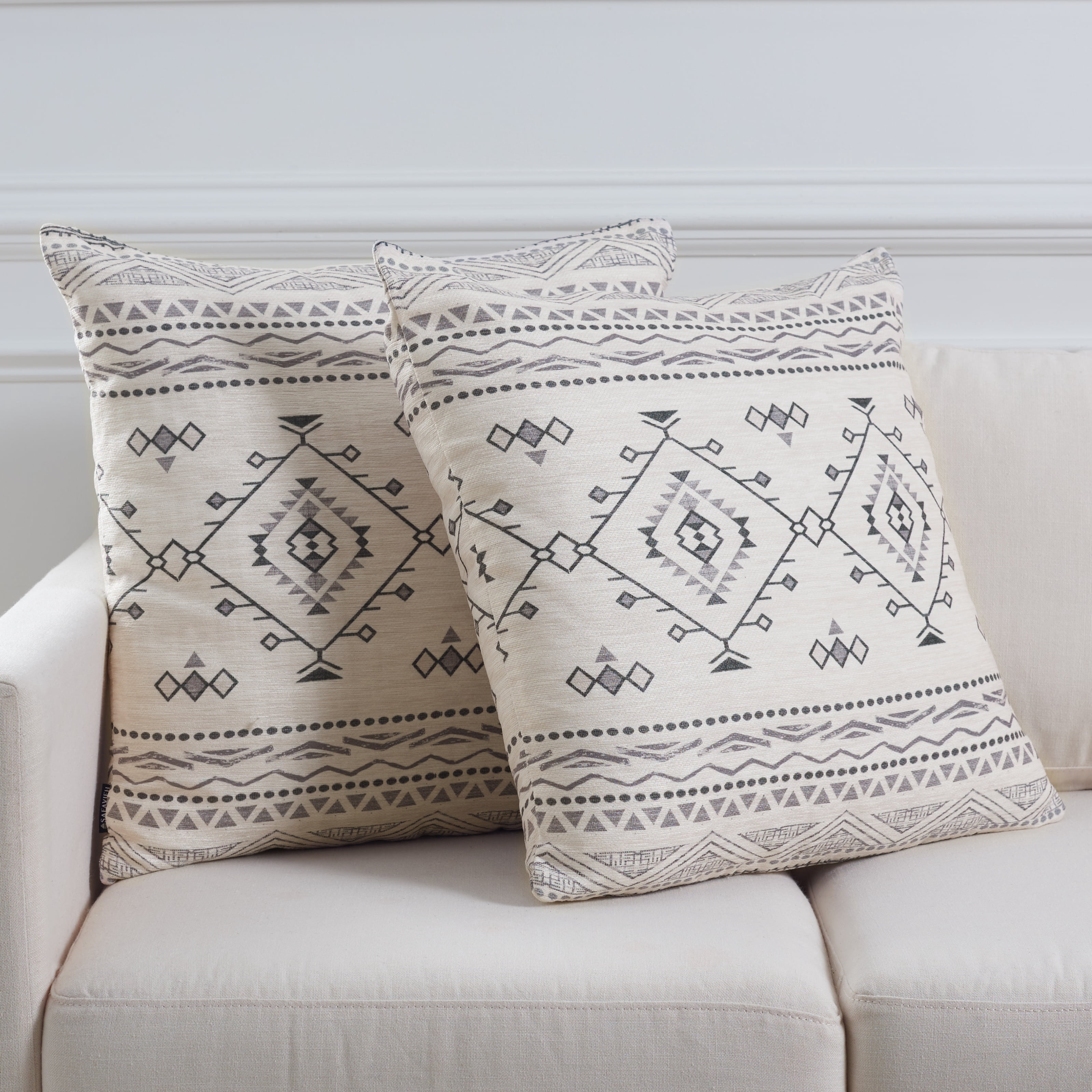 Safavieh Samira 20" x 20" Southwestern Beige/Black Aztec Decorative Pillow (2 Count)