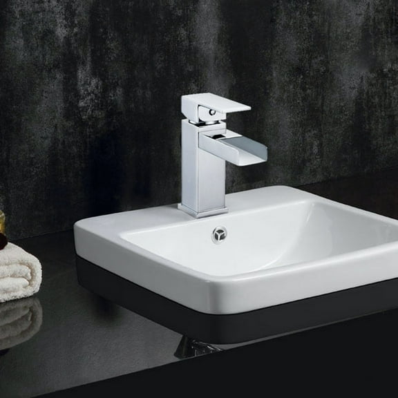 Safavieh Solea Calm Bathroom Faucet in Chrome