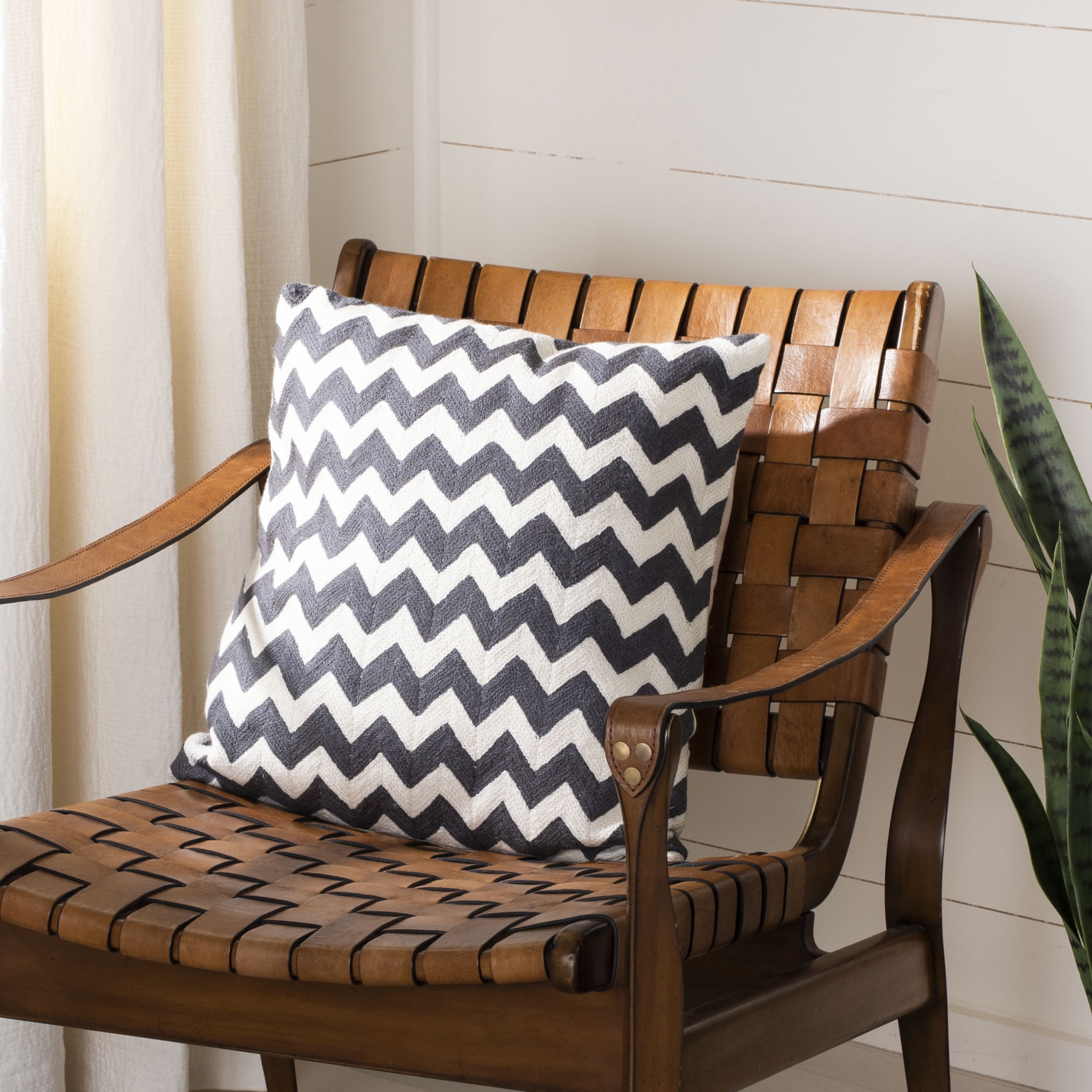 Safavieh Tealea 18" x 18" Contemporary Charcoal Zig-Zag Striped Decorative Pillow