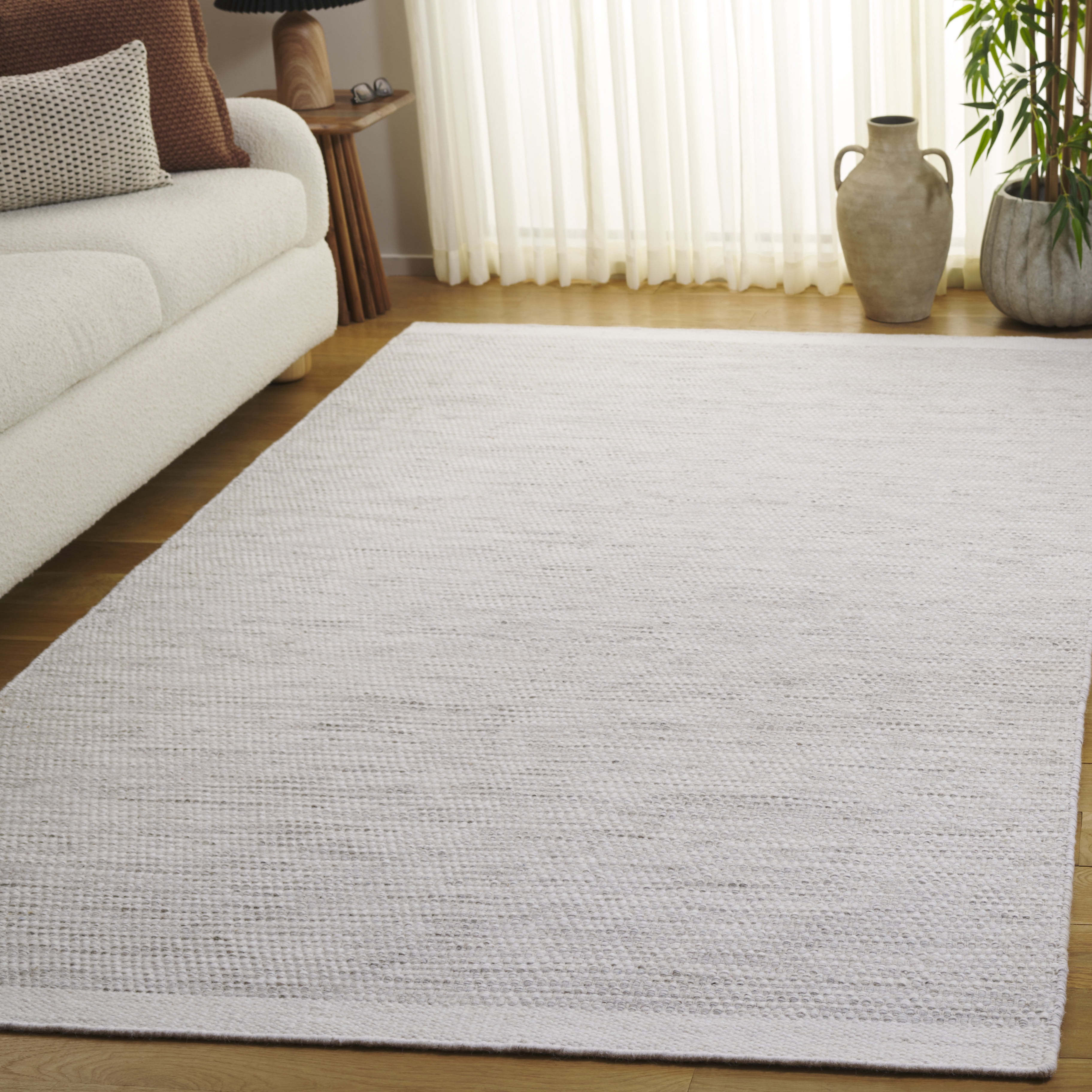 Safavieh Vermont Luigi Solid Color Area Rug, Ivory/Beige, 6' x 9'