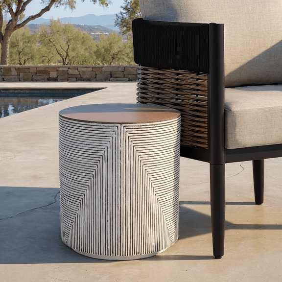 Safavieh Verona Outdoor Modern Cement Round End Table, White Glazed