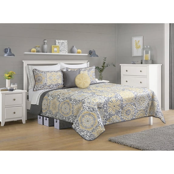Safdie & Co. 3-piece Modern Polyester Jensen King Quilt Set in Multi-Color