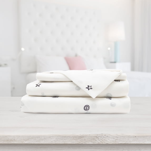 Safdie & Co. 4-piece Modern Polyester Gaming Double Sheet Set in White/Black