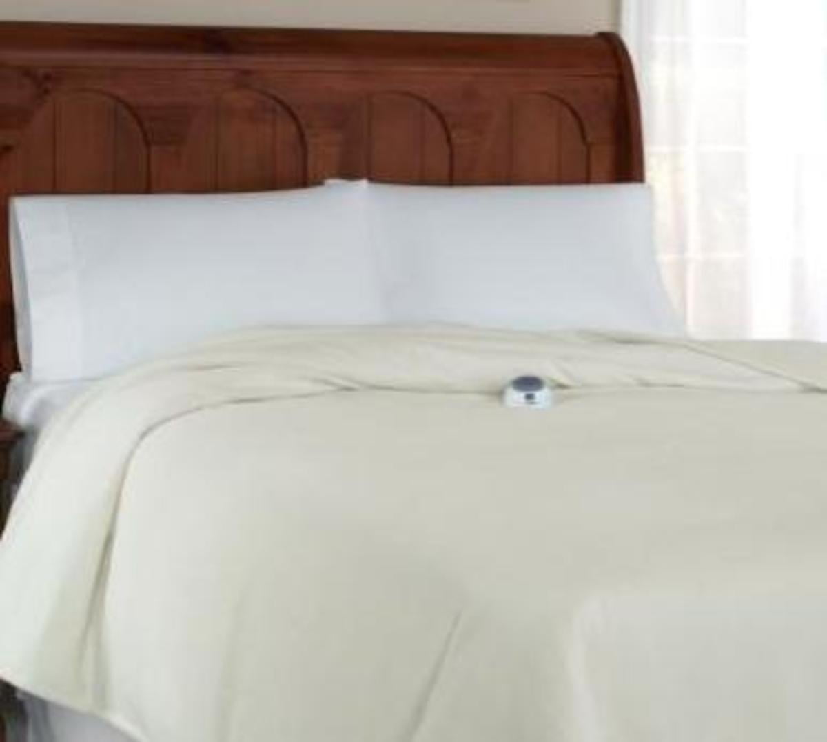 Safe and Warm MicroFleece LowVoltage Heated Electric Blanket