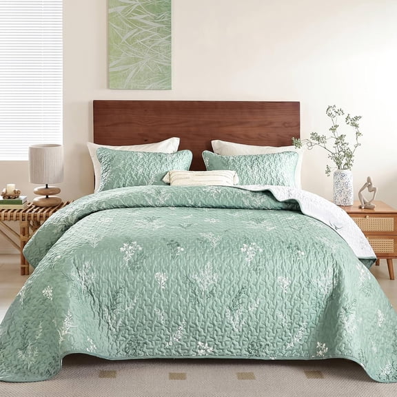 Sage Green Quilt Set Size Reversible Botanical Floral Quilt Bedding Set Green White 3 count Lightweight Microfiber Bedspread Coverlet with 2 Pillow Cases for Season