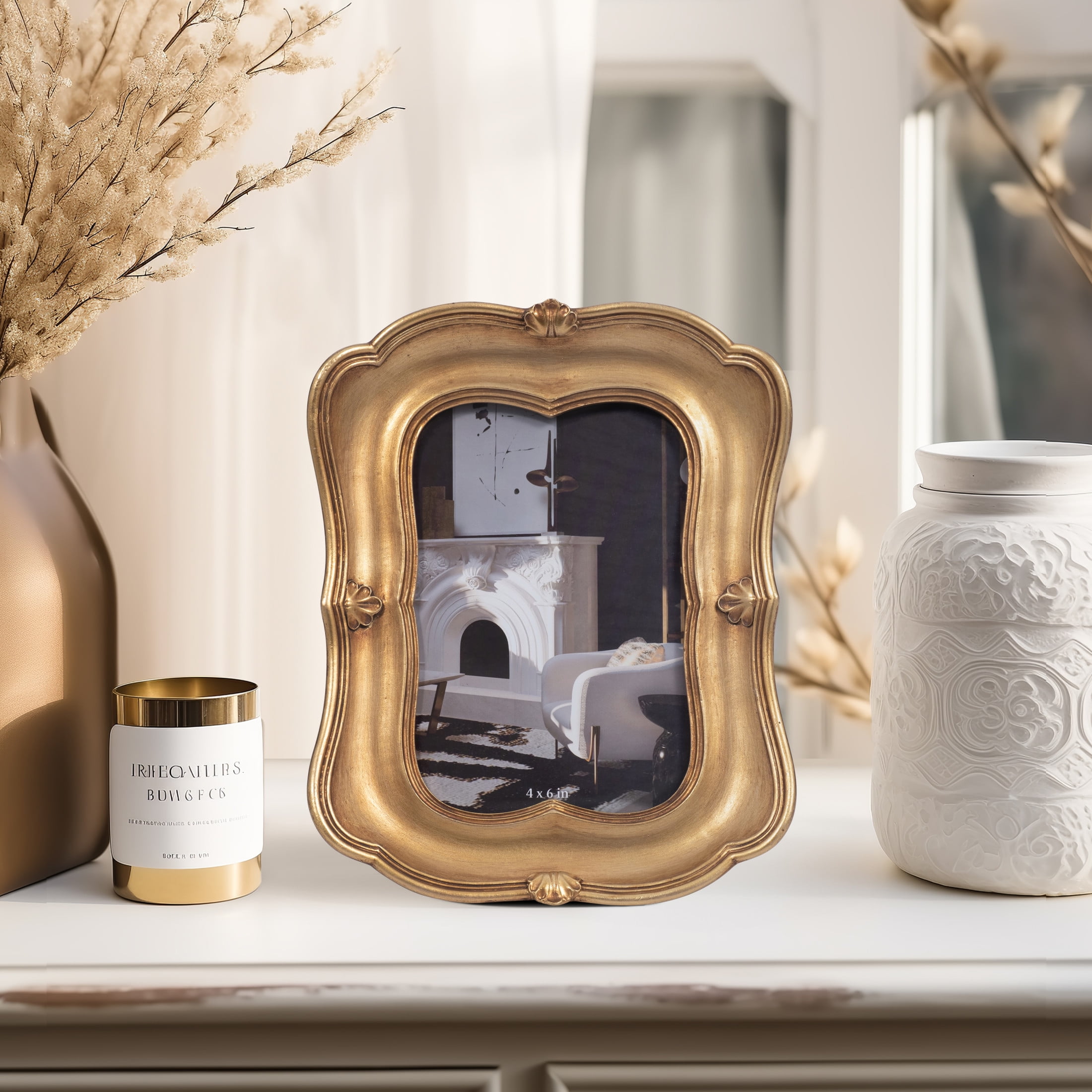 Vintage Gold Polyresin 4x6 Photo Frame with Glass