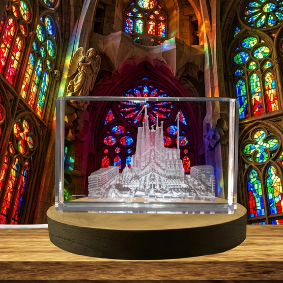 Sagrada Família 3D Engraved Crystal Keepsake Souvenir